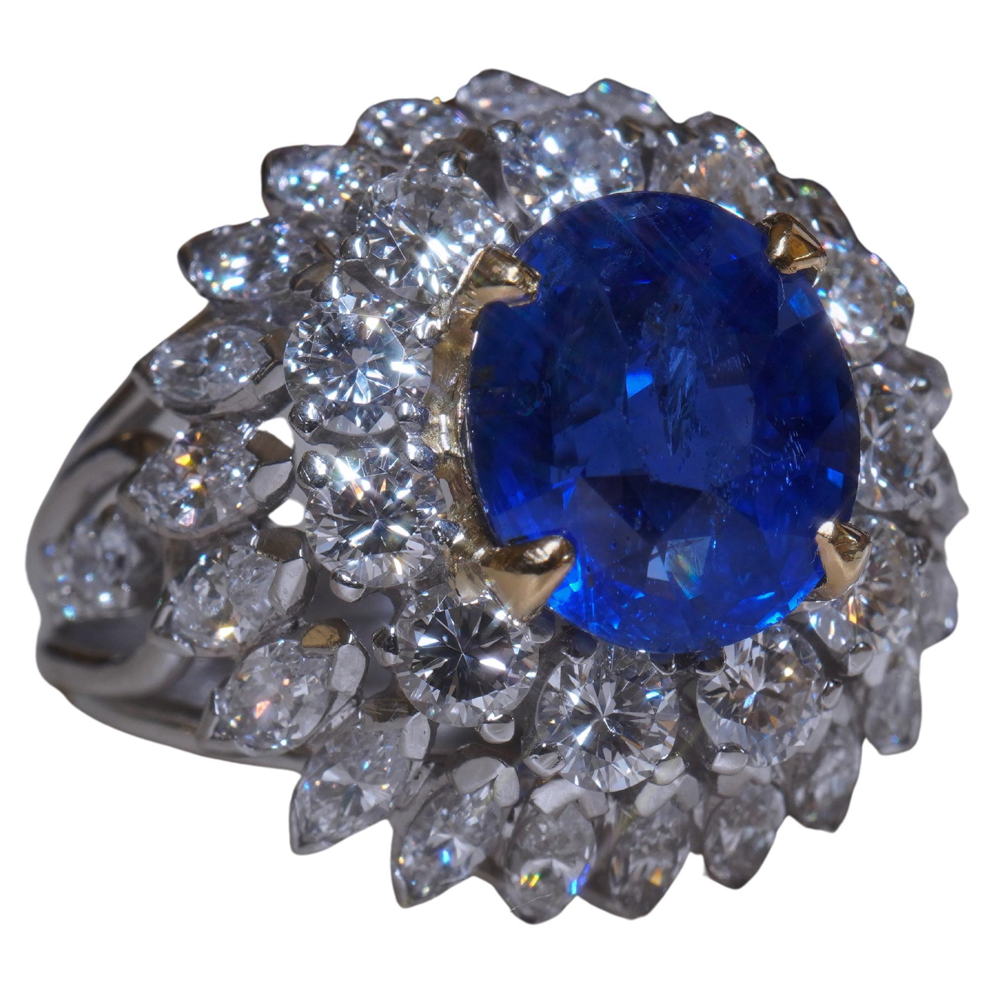 Taille ronde GIA Platinum Blue Sapphire Ring No Heat Sri Lanka 18K Diamond Vintage 11.27 CTS en vente