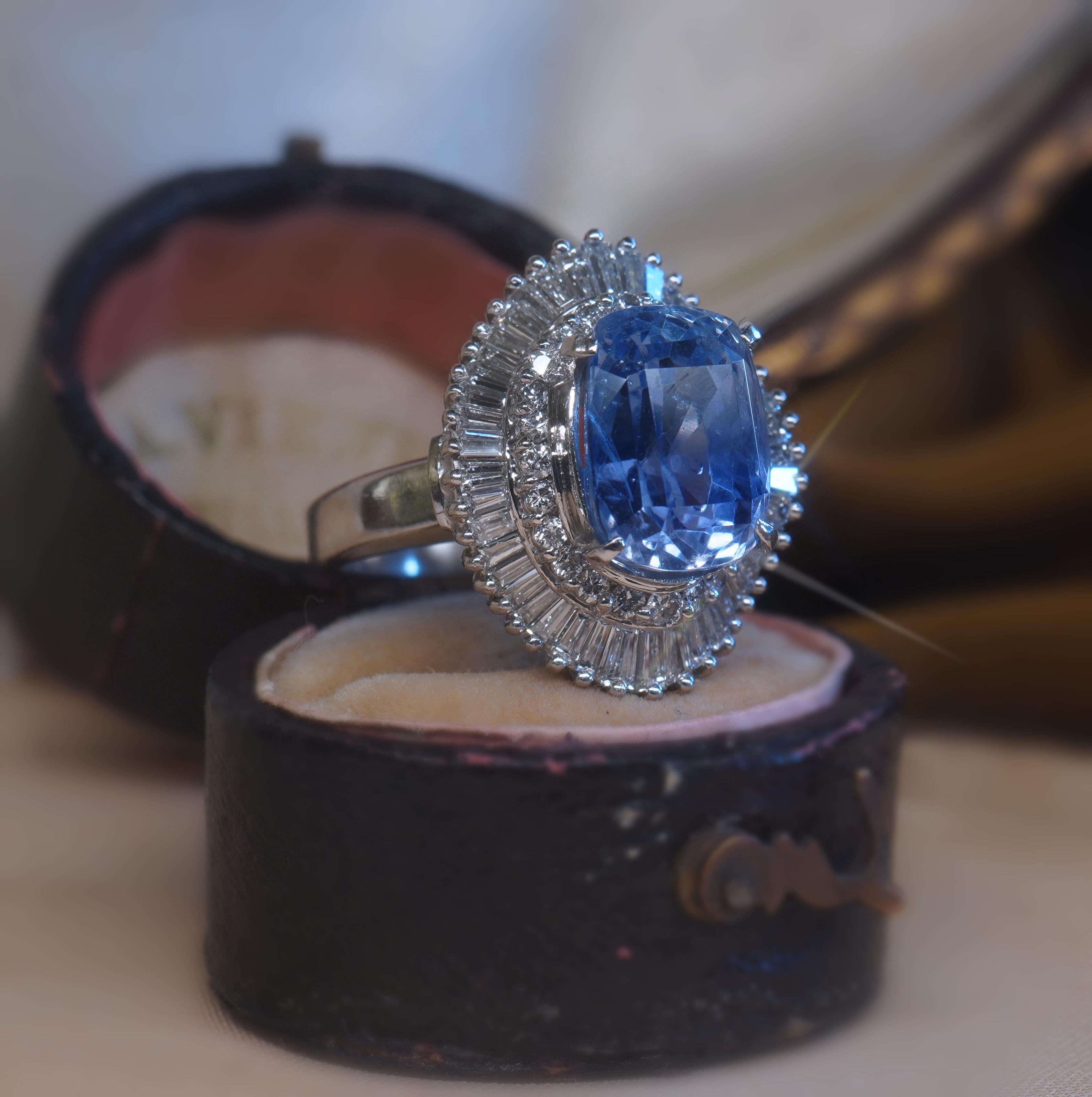Bague vintage en platine avec saphir bleu non chauffé de 9,38 carats, certifiée GIA Pour femmes en vente