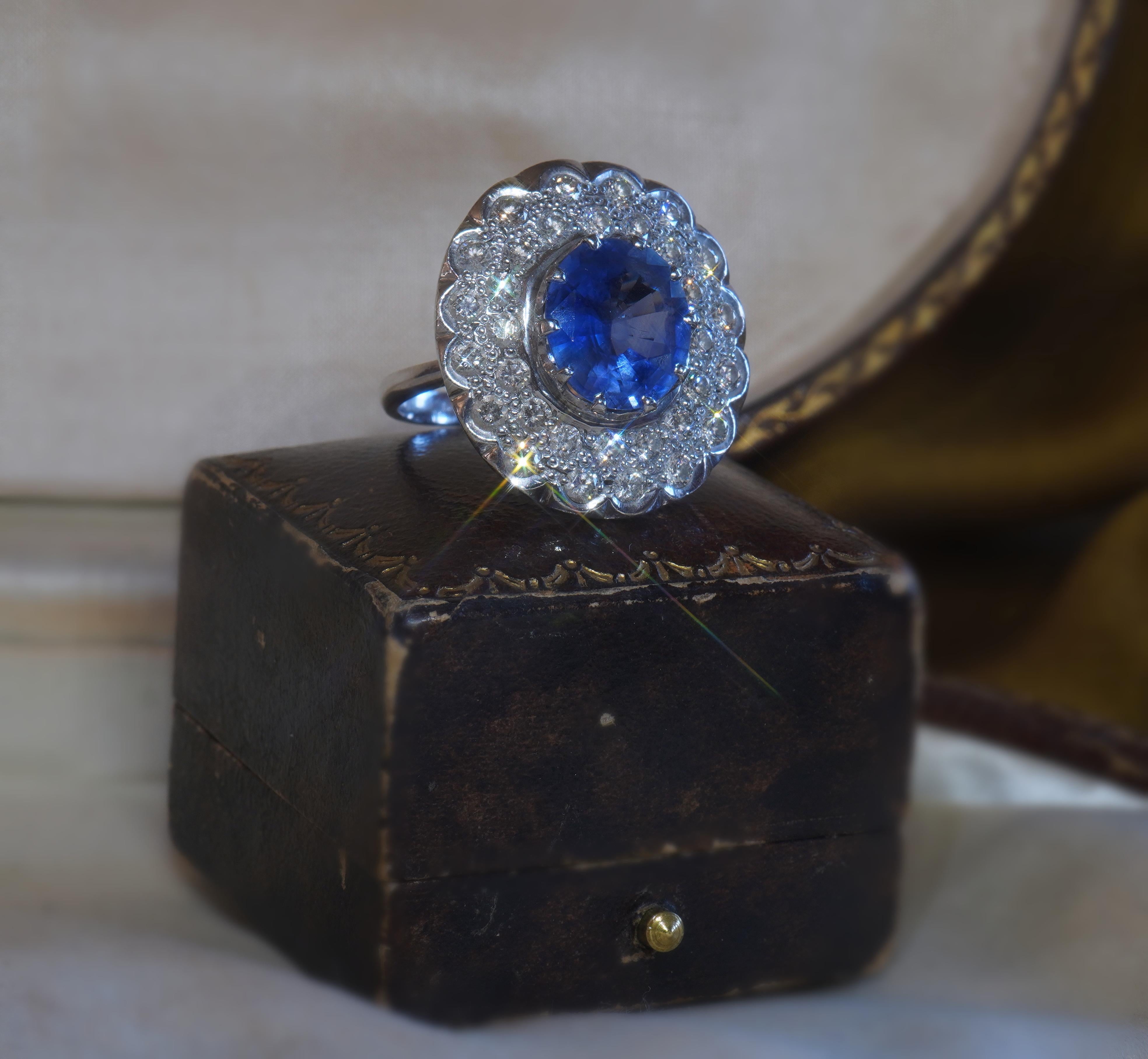 Bague Ceylan très fine de 9,17 carats en platine, saphir bleu VS et diamant certifié GIA, sans chaleur Excellent état - En vente à Sylvania, GA