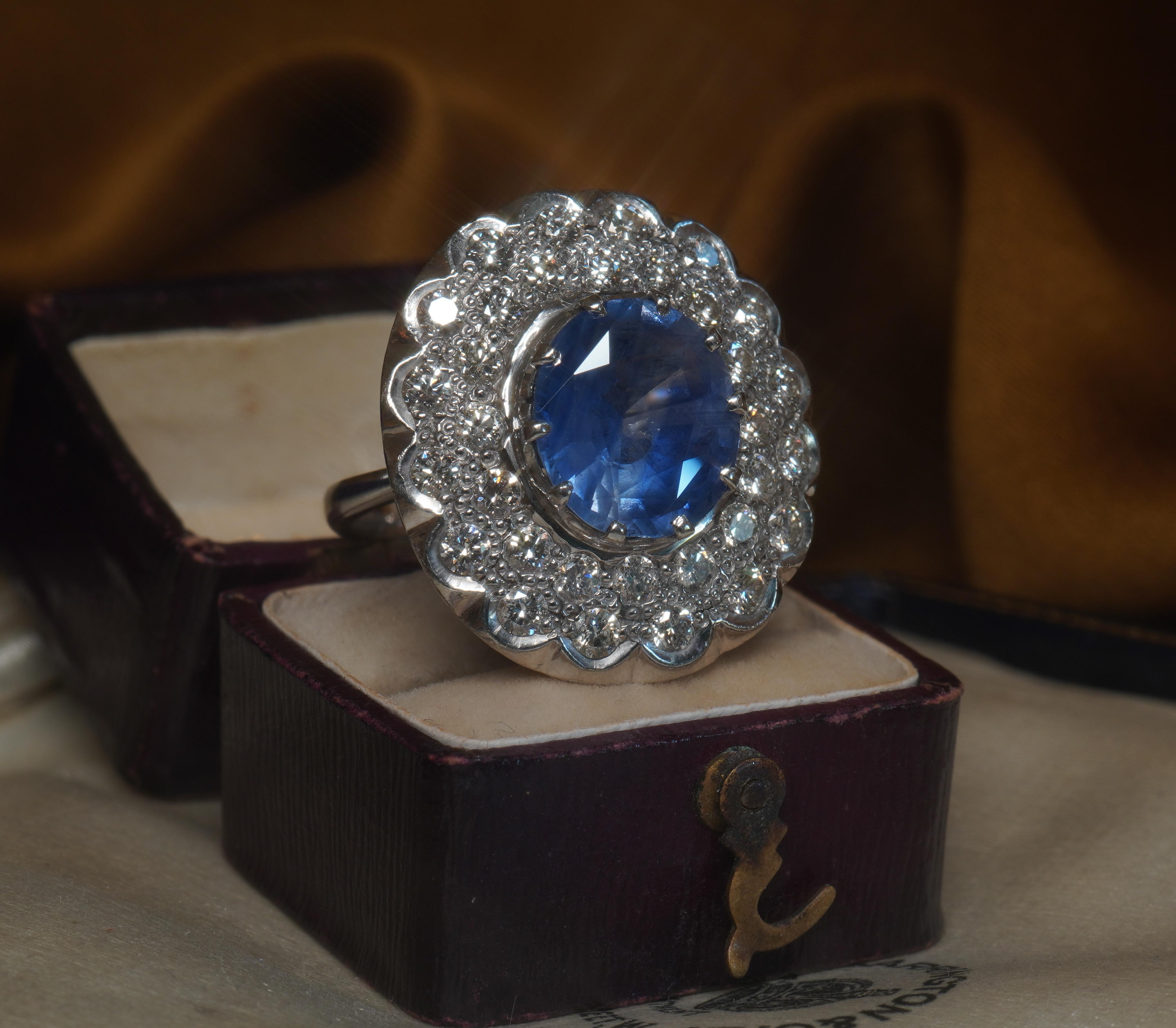Bague Ceylan très fine de 9,17 carats en platine, saphir bleu VS et diamant certifié GIA, sans chaleur en vente 4