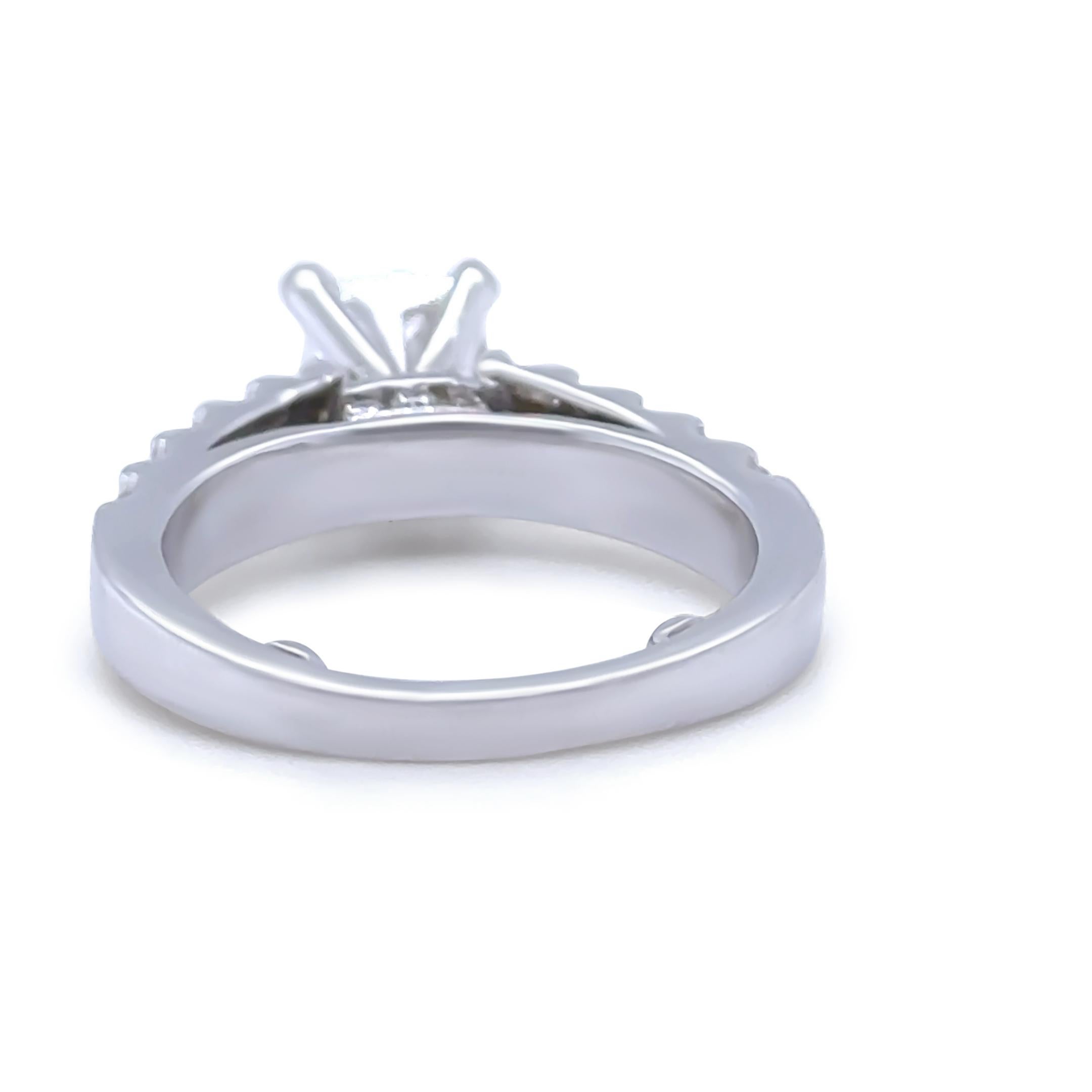 Taille coussin GIA Bague en platine avec diamant taille coussin 2.00ct 8.95g en vente