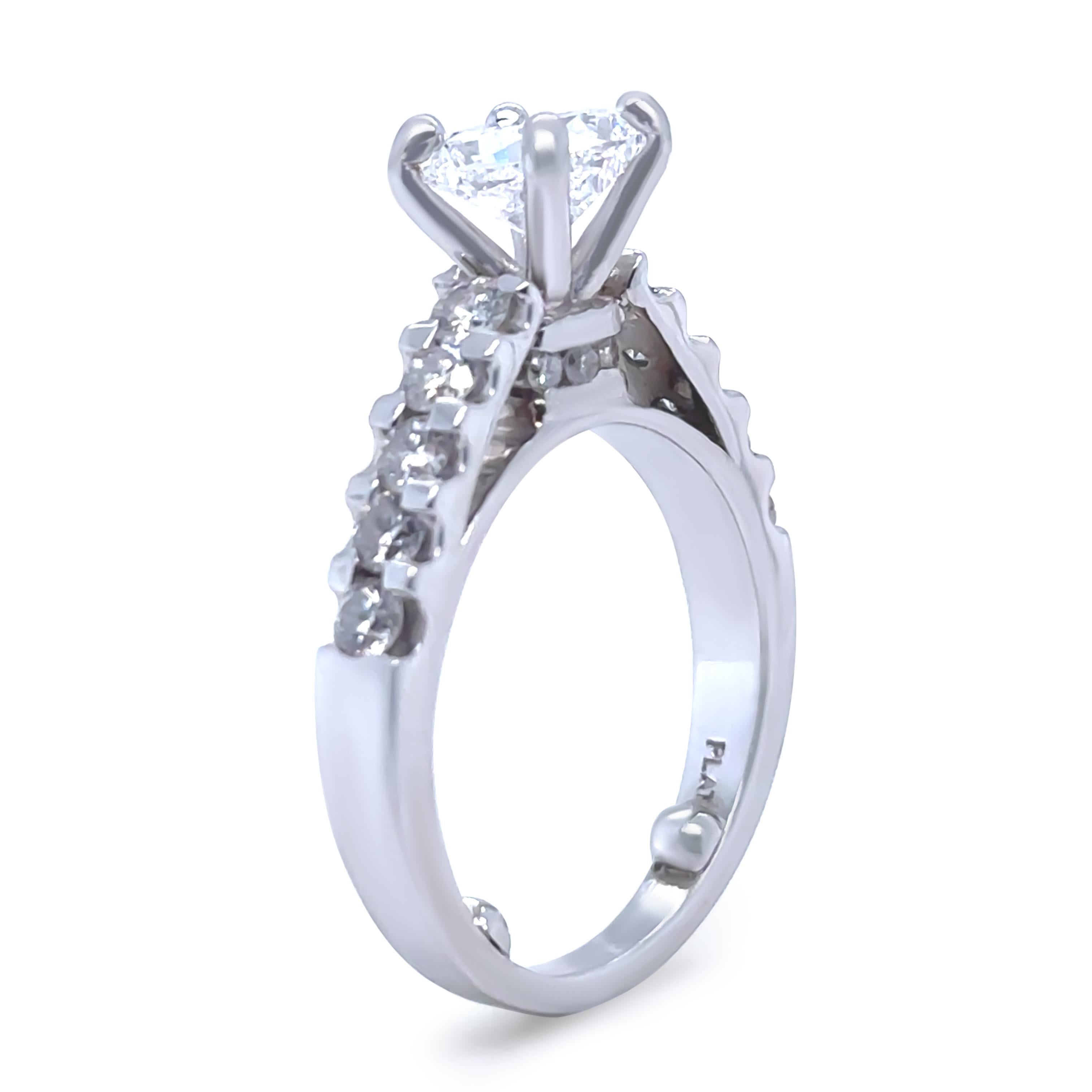 GIA Bague en platine avec diamant taille coussin 2.00ct 8.95g en vente 1