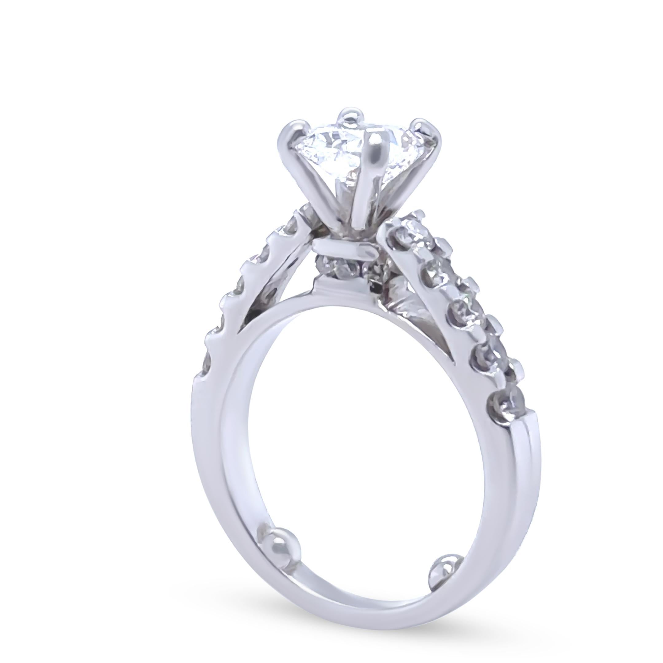 GIA Bague en platine avec diamant taille coussin 2.00ct 8.95g en vente 3