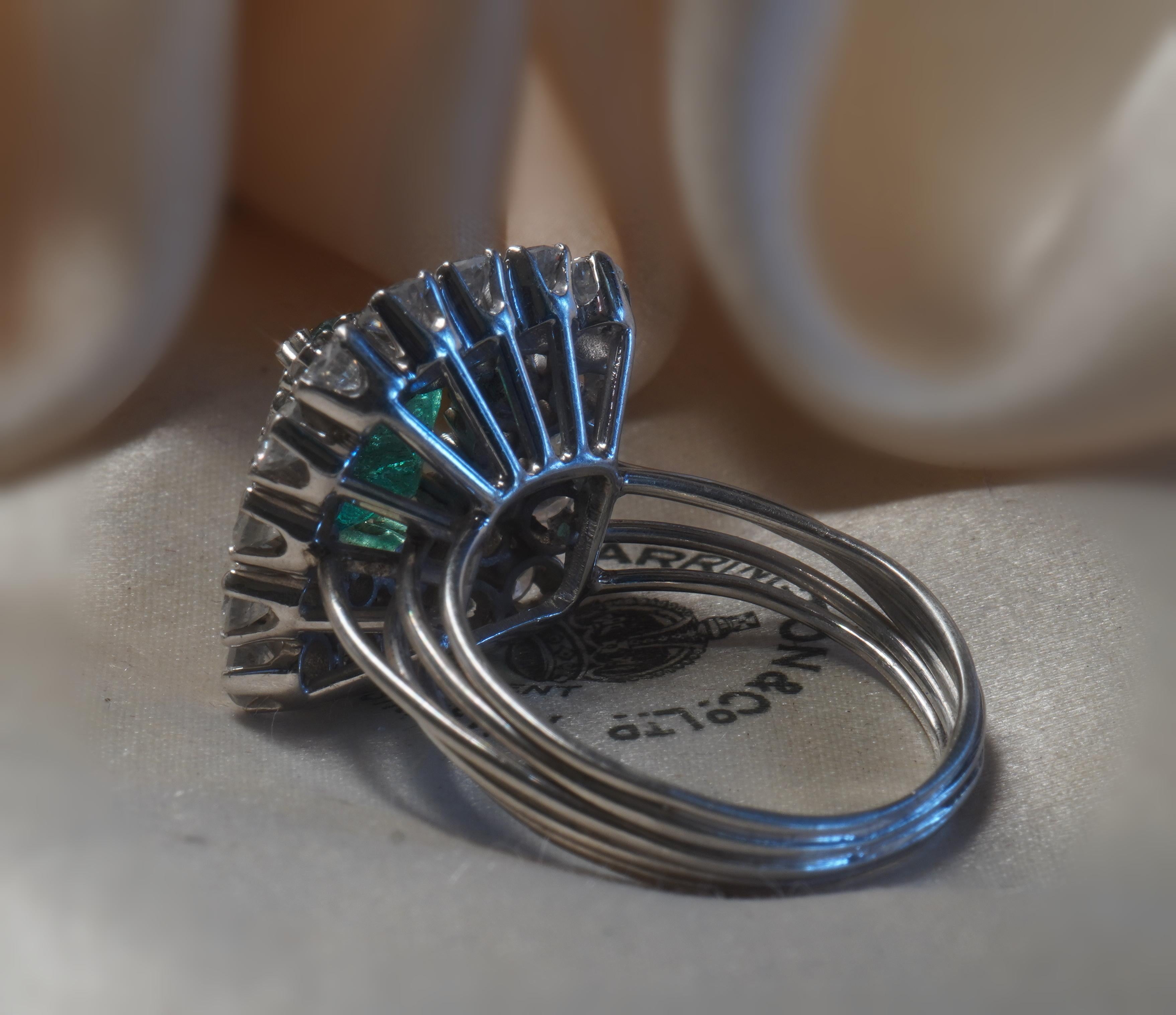 GIA Platinum Emerald Diamond Ring Vintage Certified Natural Fine VS 6.04 Carats en vente 2