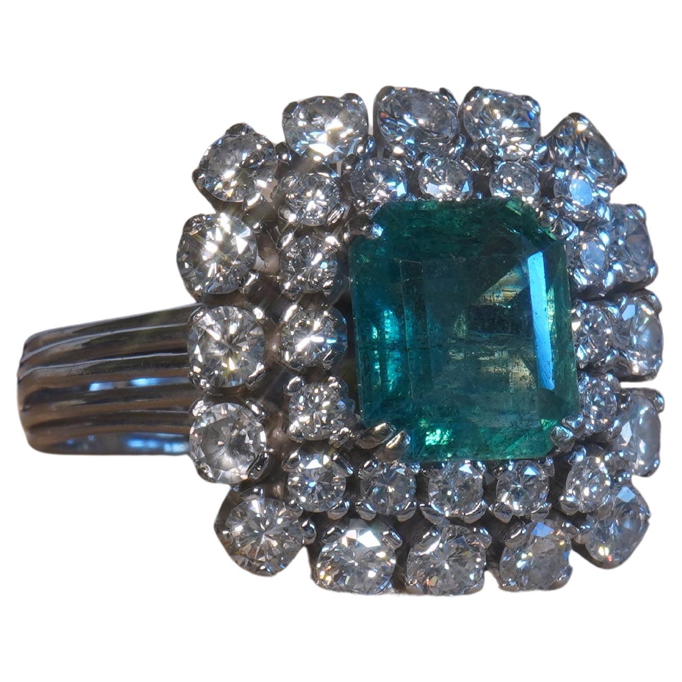 GIA Platinum Emerald Diamond Ring Vintage Certified Natural Fine VS 6.04 Carats en vente