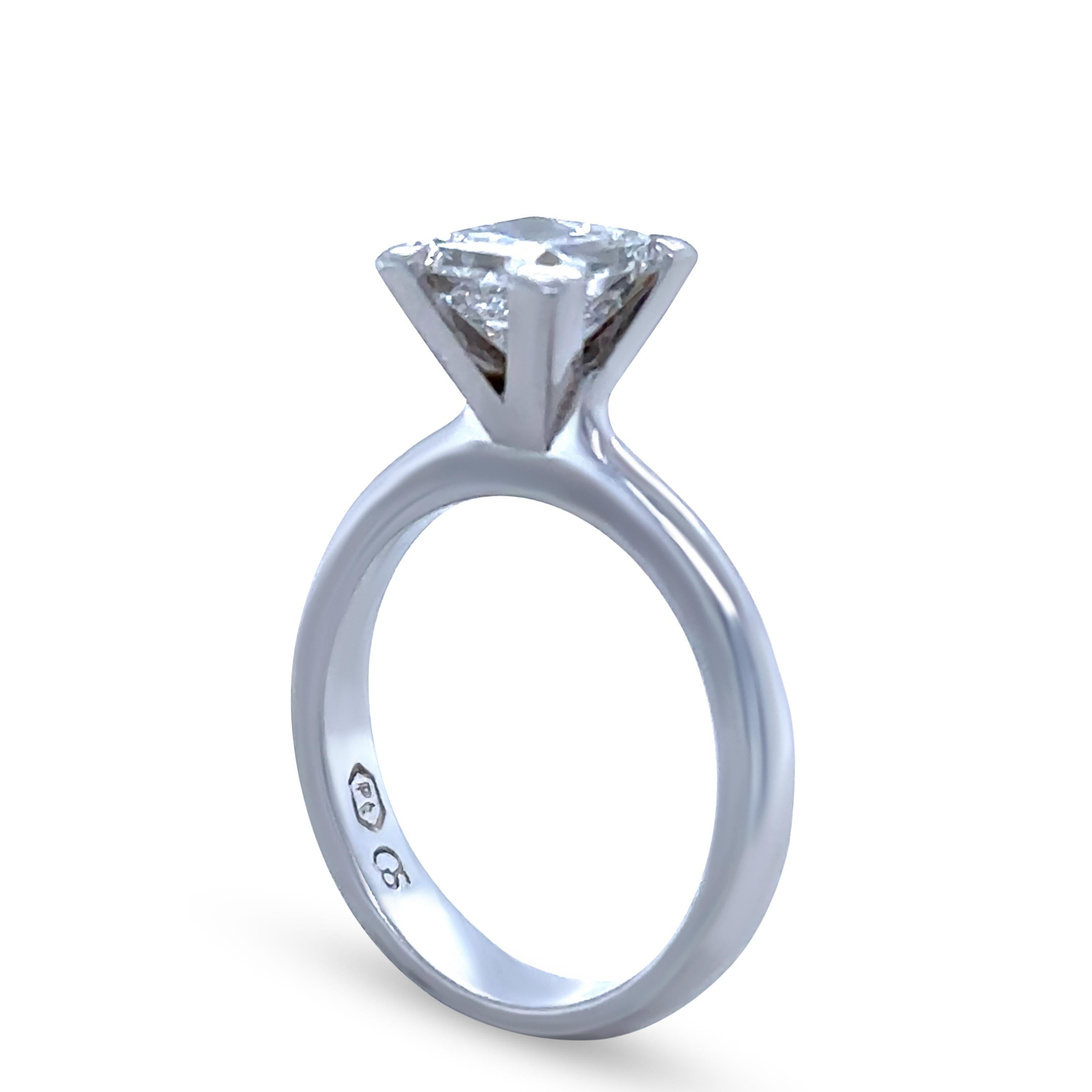 GIA Anillo de compromiso de diamantes talla princesa en platino 1,56 ct en venta 3