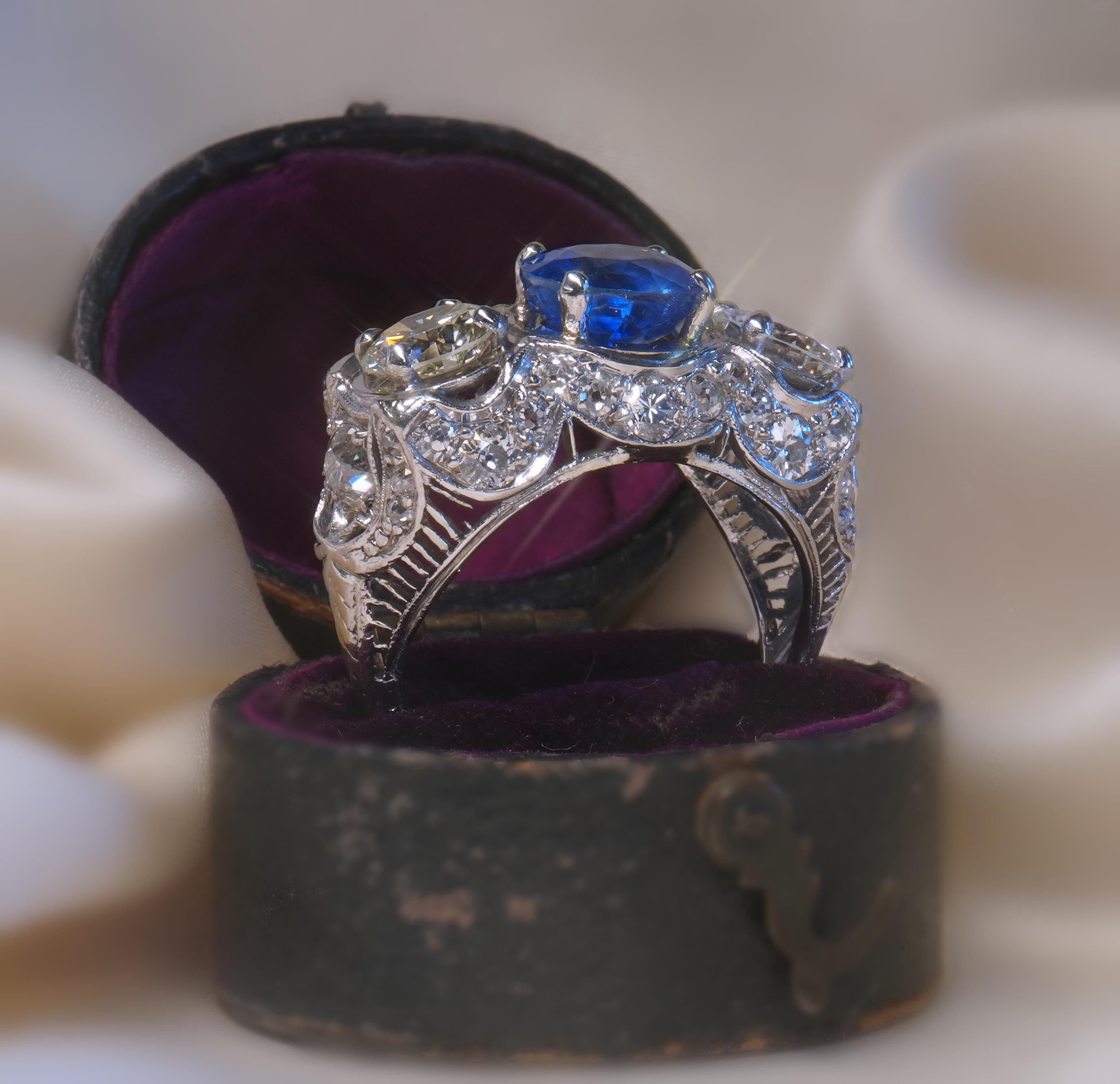 GIA Platino Zafiro Birmania Sin Calor Anillo de Diamantes Antiguos AGL Mina Vieja 6,33 Cts en Excelente estado para la venta en Sylvania, GA