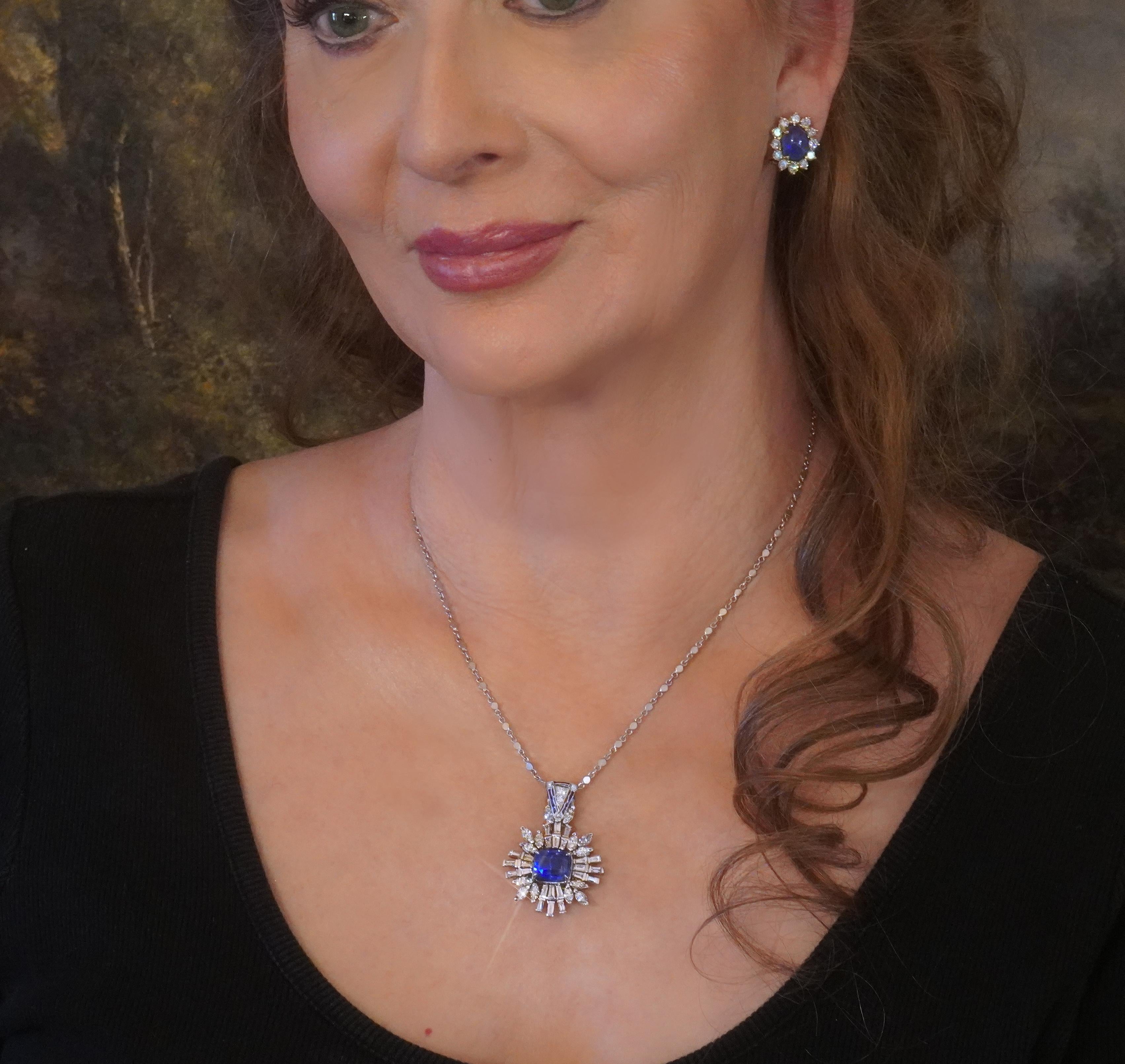 Donna GIA Platino Zaffiro Diamante non riscaldato Ciondolo Vintage VS Collana 14,13 Carati in vendita