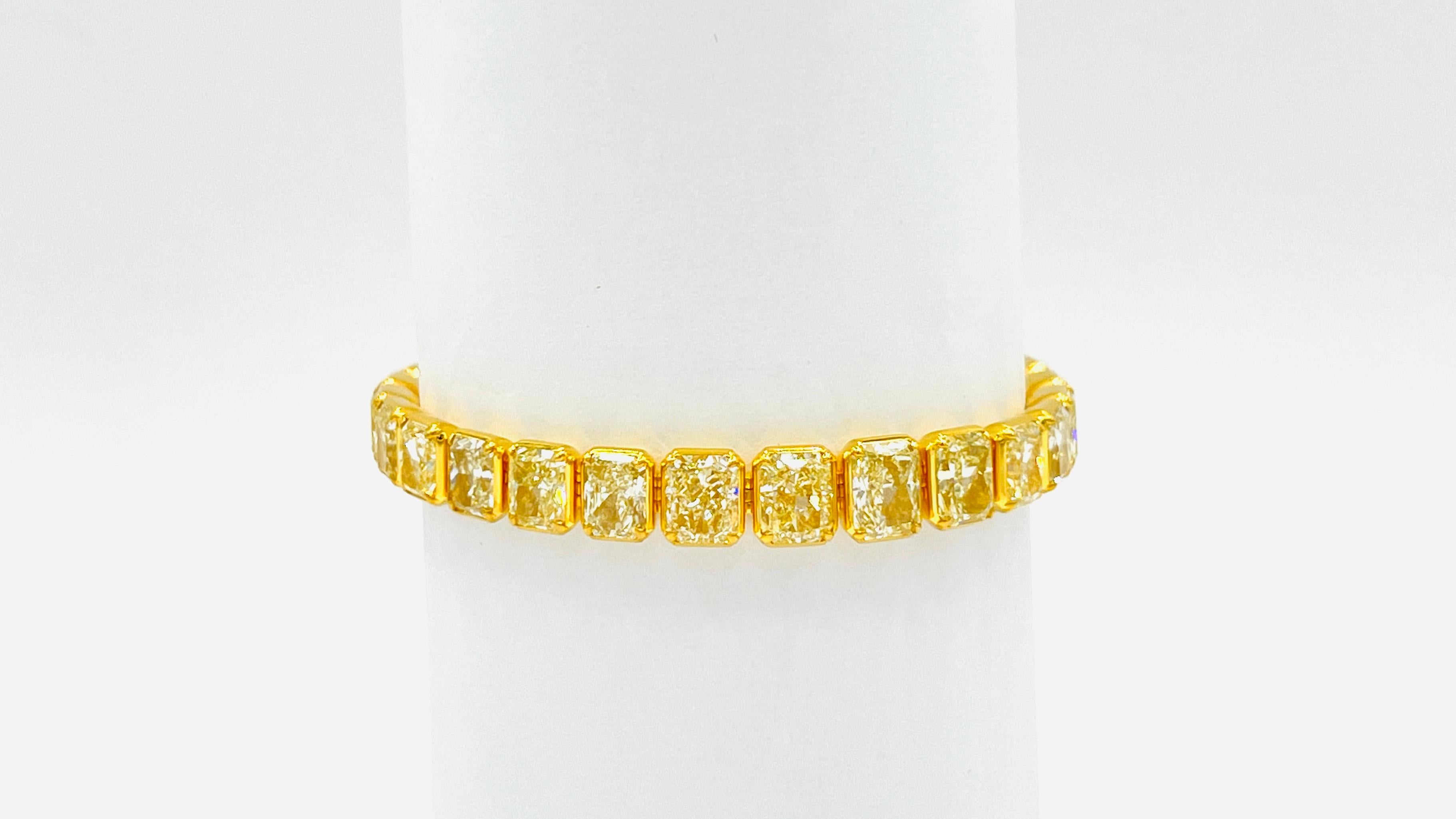 GIA  Radiant Cut Diamond Riviera Bracelet in 18K Yellow Gold For Sale 1