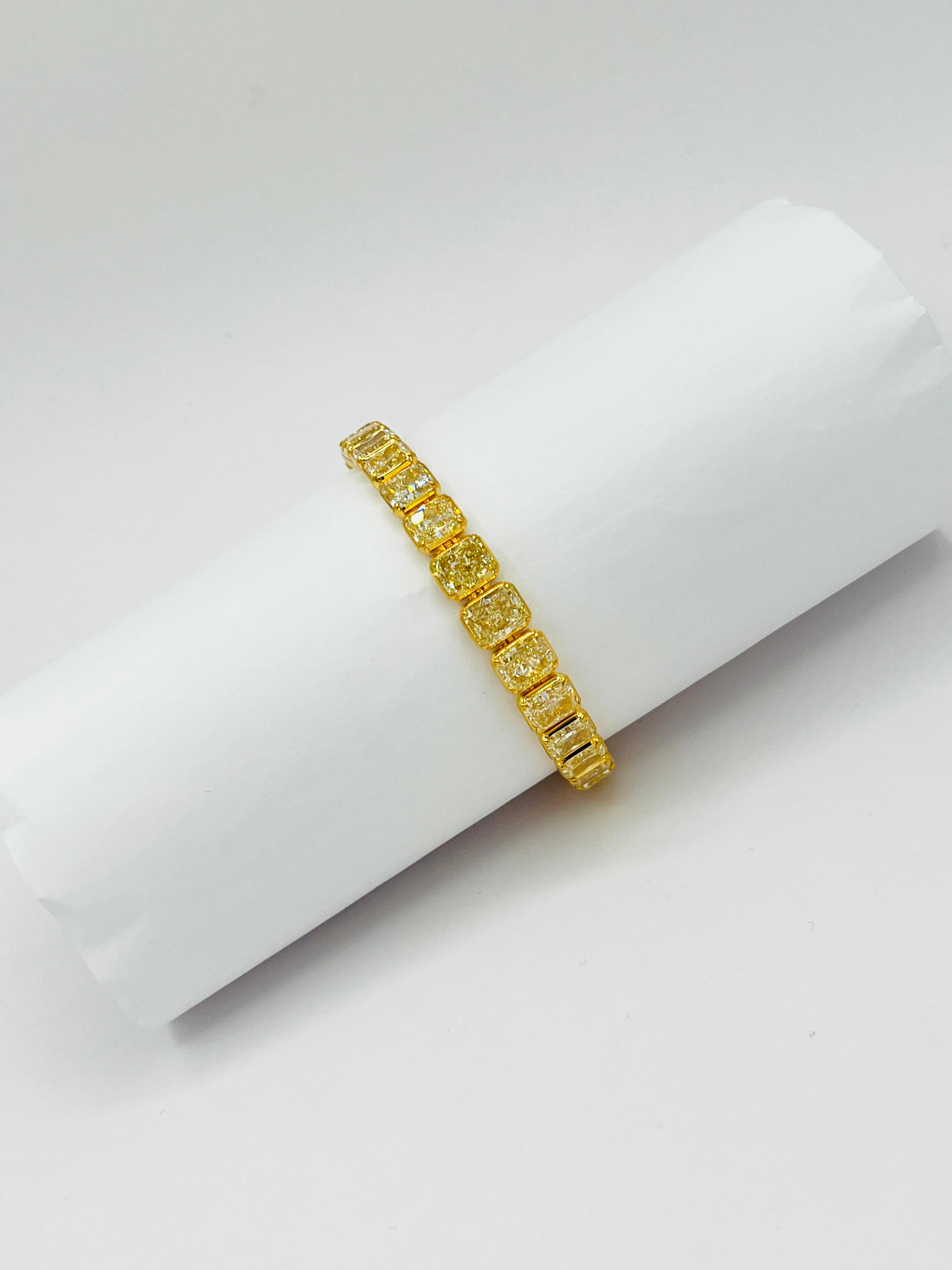 GIA  Radiant Cut Diamond Riviera Bracelet in 18K Yellow Gold For Sale 2