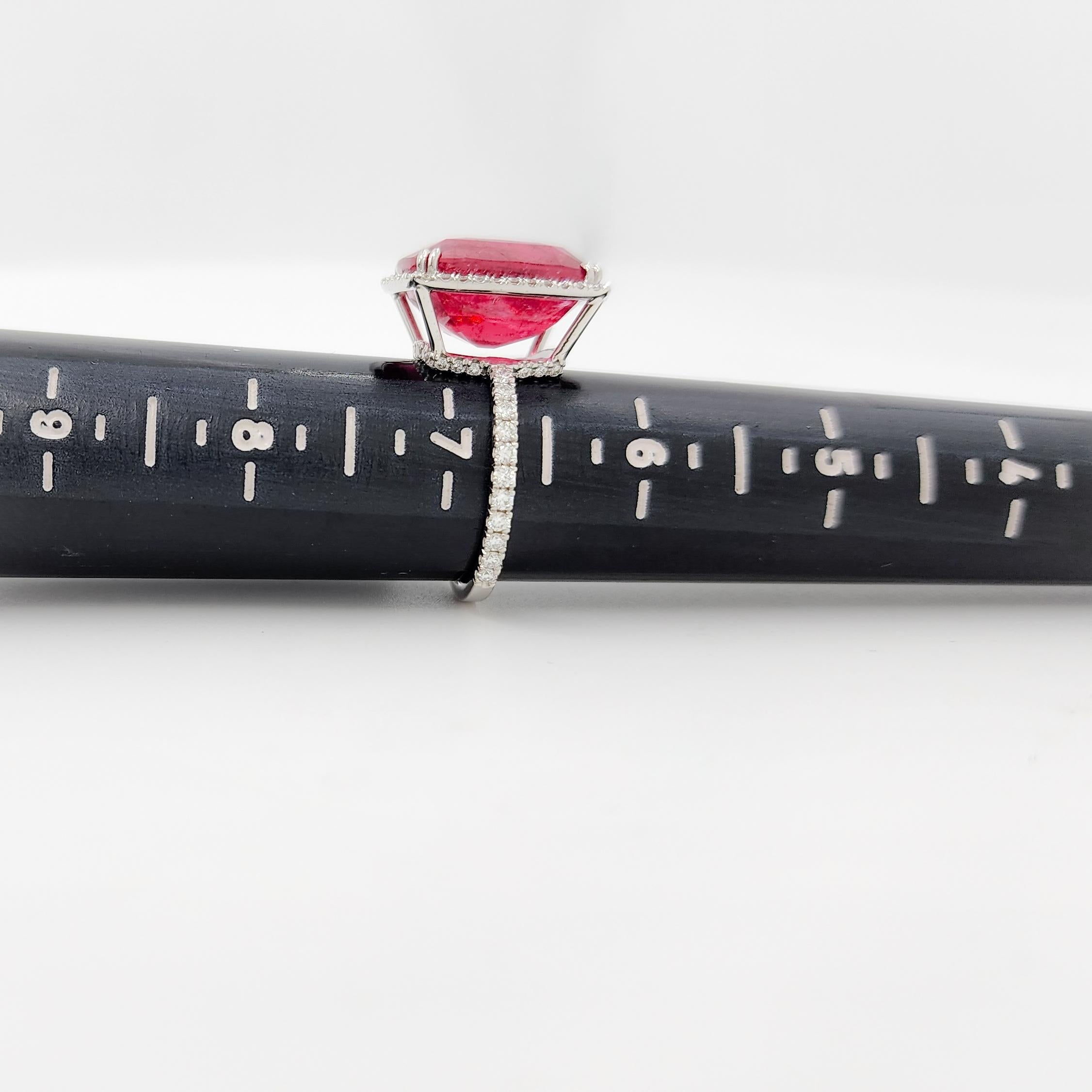 GIA Red Spinel and White Diamond Cocktail Ring in 18k White Gold For Sale 3
