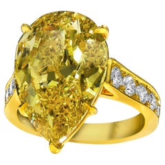 Bague de fiançailles certifiée GIA 10.06 Carat Pear Shape Fancy Deep Yellow Diamond Ring