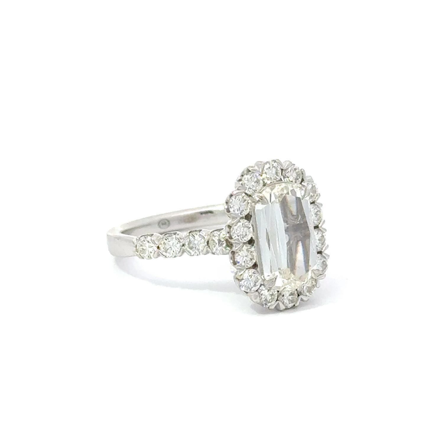 Rapport GIA 1.35ct Mod. Bague de fiançailles à diamant rectangulaire G/SI2 Taille 6.75 en vente 1