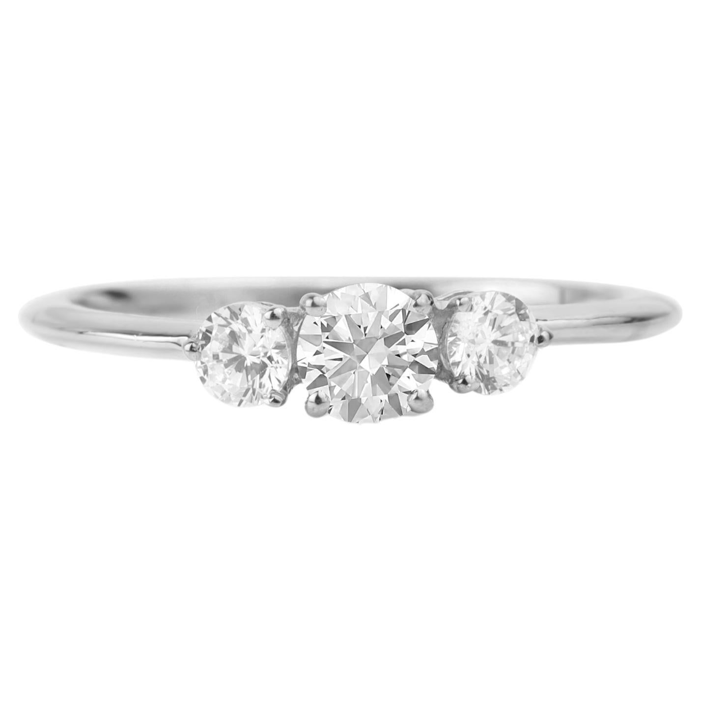 Informe GIA Certificado 0.45 Ct Redondo E VVS Anillo de Tres Diamantes en Oro de 18k