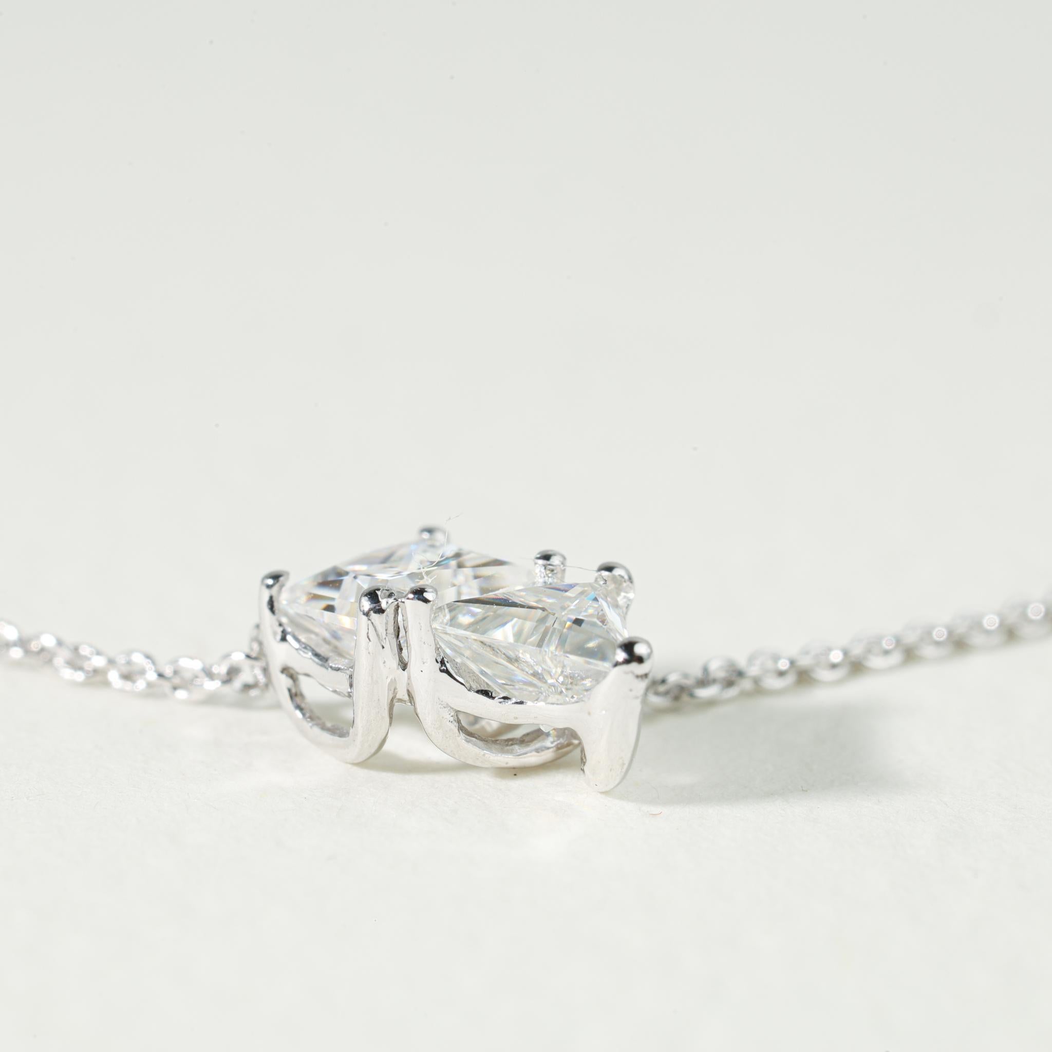 GIA Report Certified 0.75 Carats Princesse Triangle Diamond Pendant Necklace Pour femmes en vente