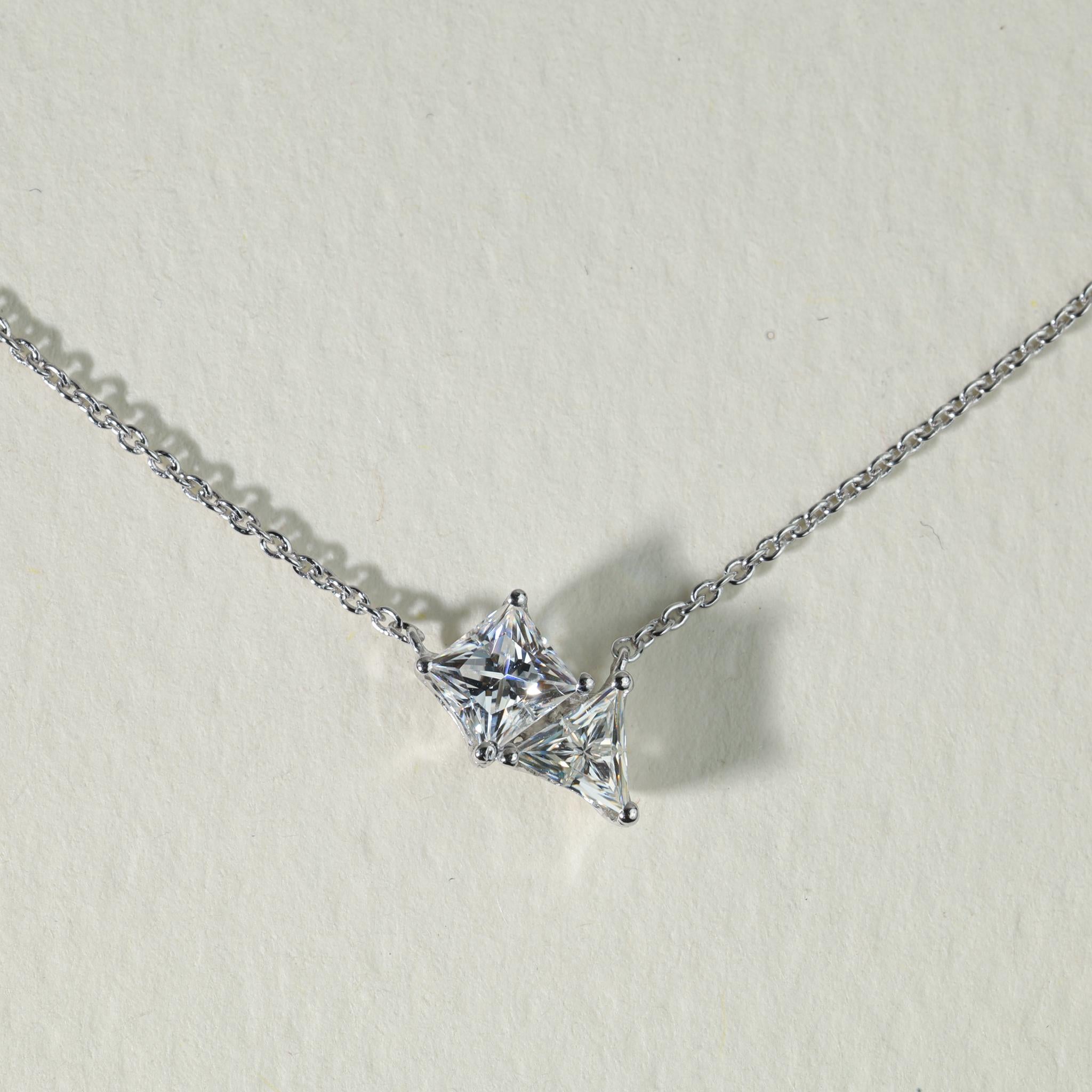 GIA Report Certified 0.75 Carats Princess Triangle Diamond Pendant Necklace For Sale 1
