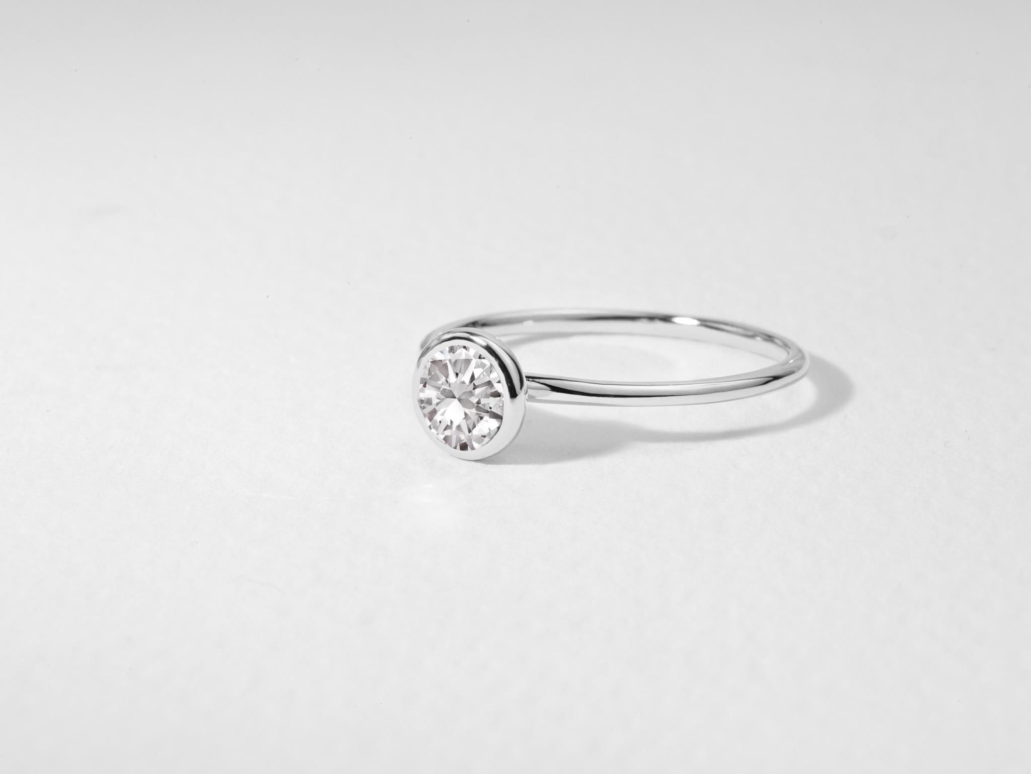 Art Deco GIA Report Certified 1 carat D IF Round Cut Solitaire Engagement Ring White Gold For Sale