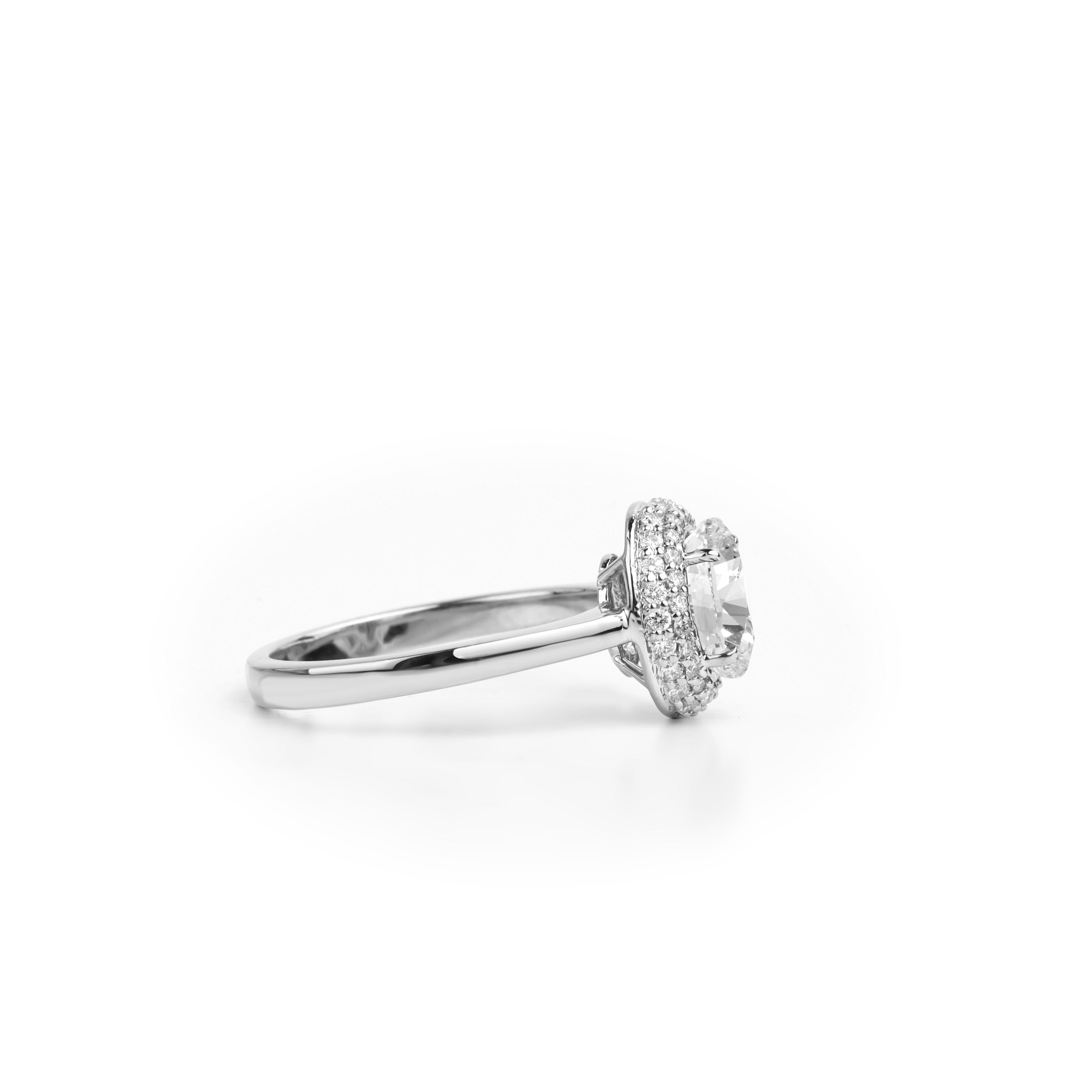 GIA Report Certified 1 Carat E VS Oval Cut Diamond 18k Halo Engagement Ring In New Condition For Sale In Jaipur, RJ