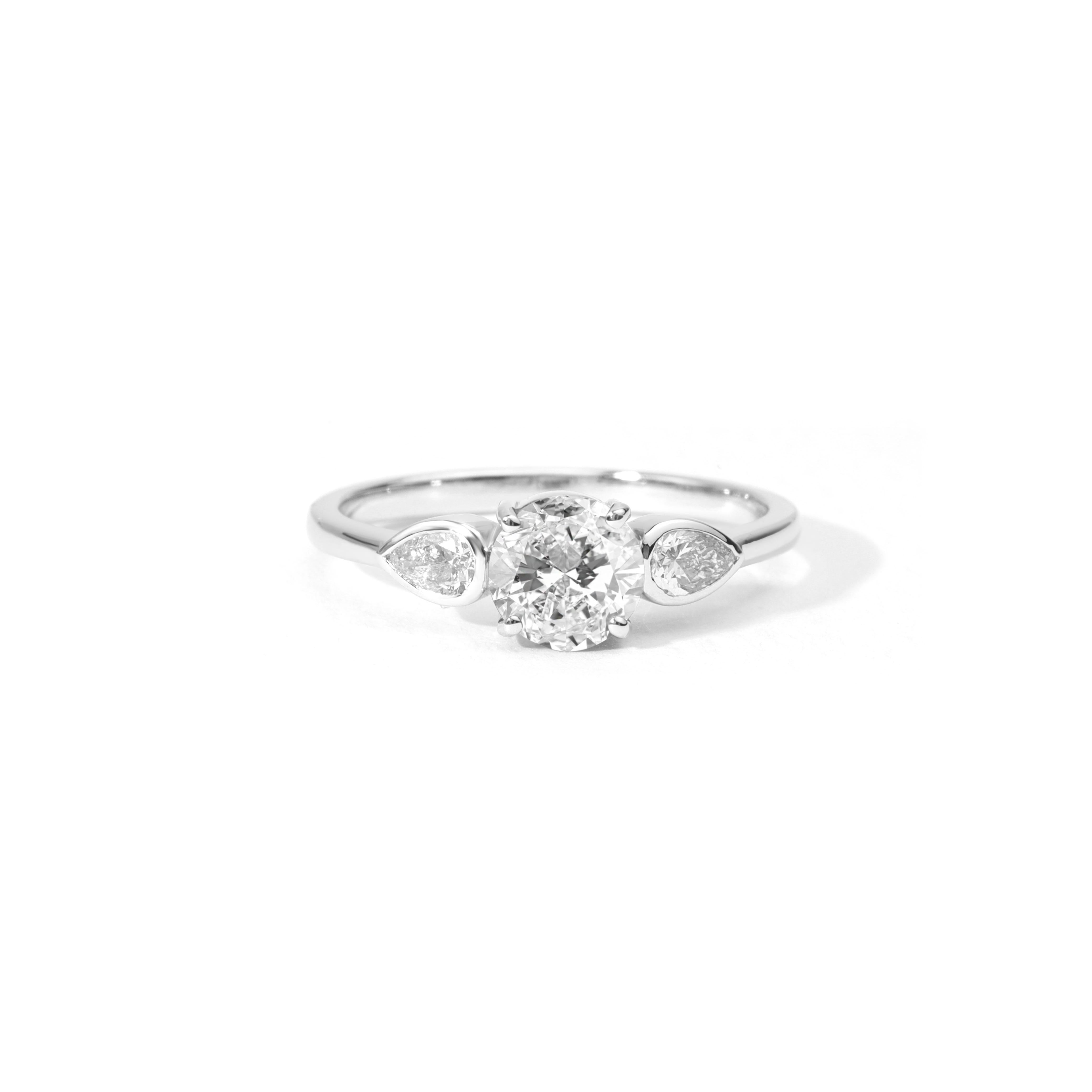 Princess Cut GIA Report Certified 1 Carat Round Cut Three Stone Diamond Ring 18k White Gold For Sale