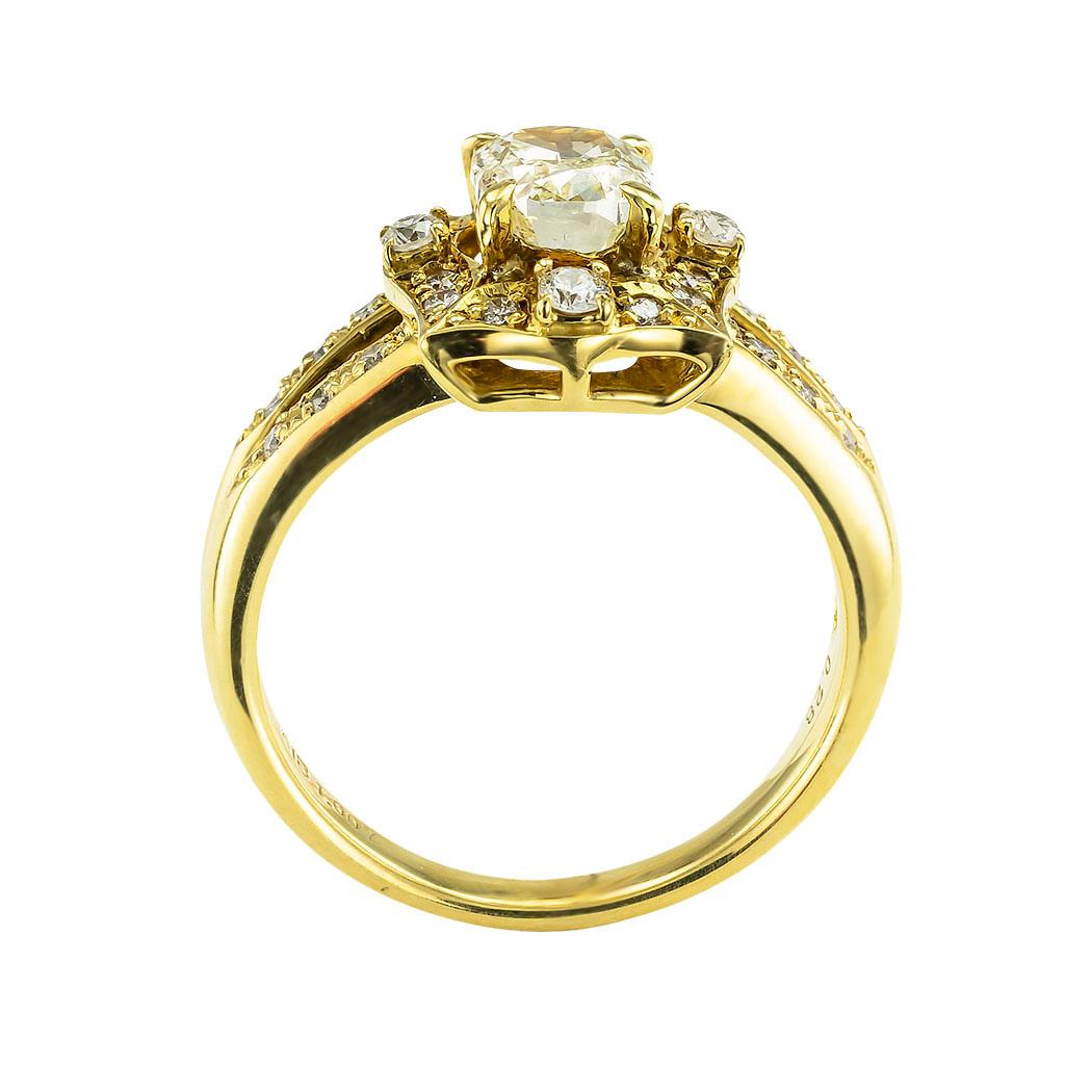 GIA Report Certified 1.00 Carat Lite Yellow Diamond Yellow Gold Engagement Ring In Good Condition In Los Angeles, CA
