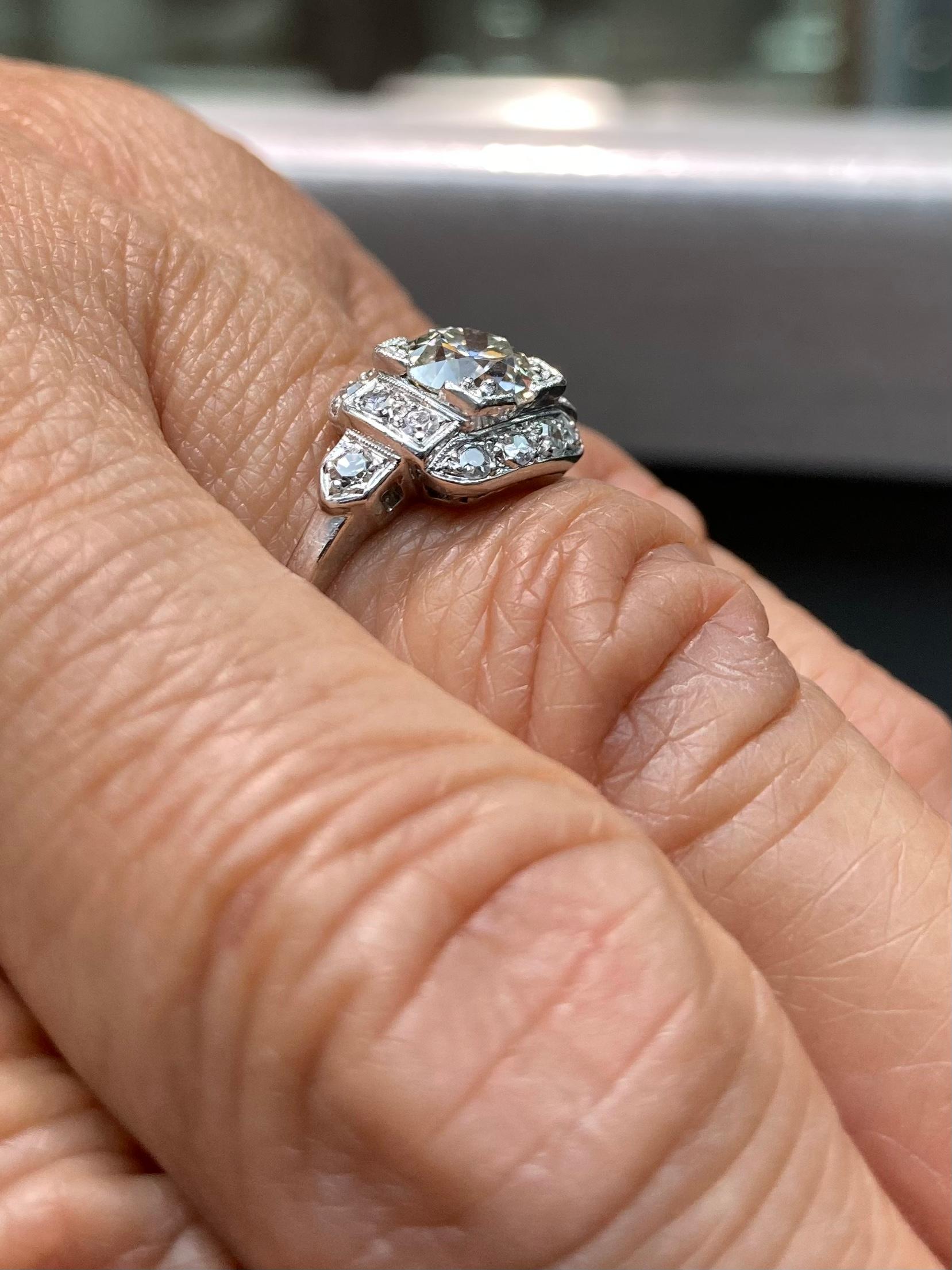 Bague de fiançailles Rin en platine avec diamant de taille européenne ancienne certifié par le GIA de 1,02 carat en vente 3