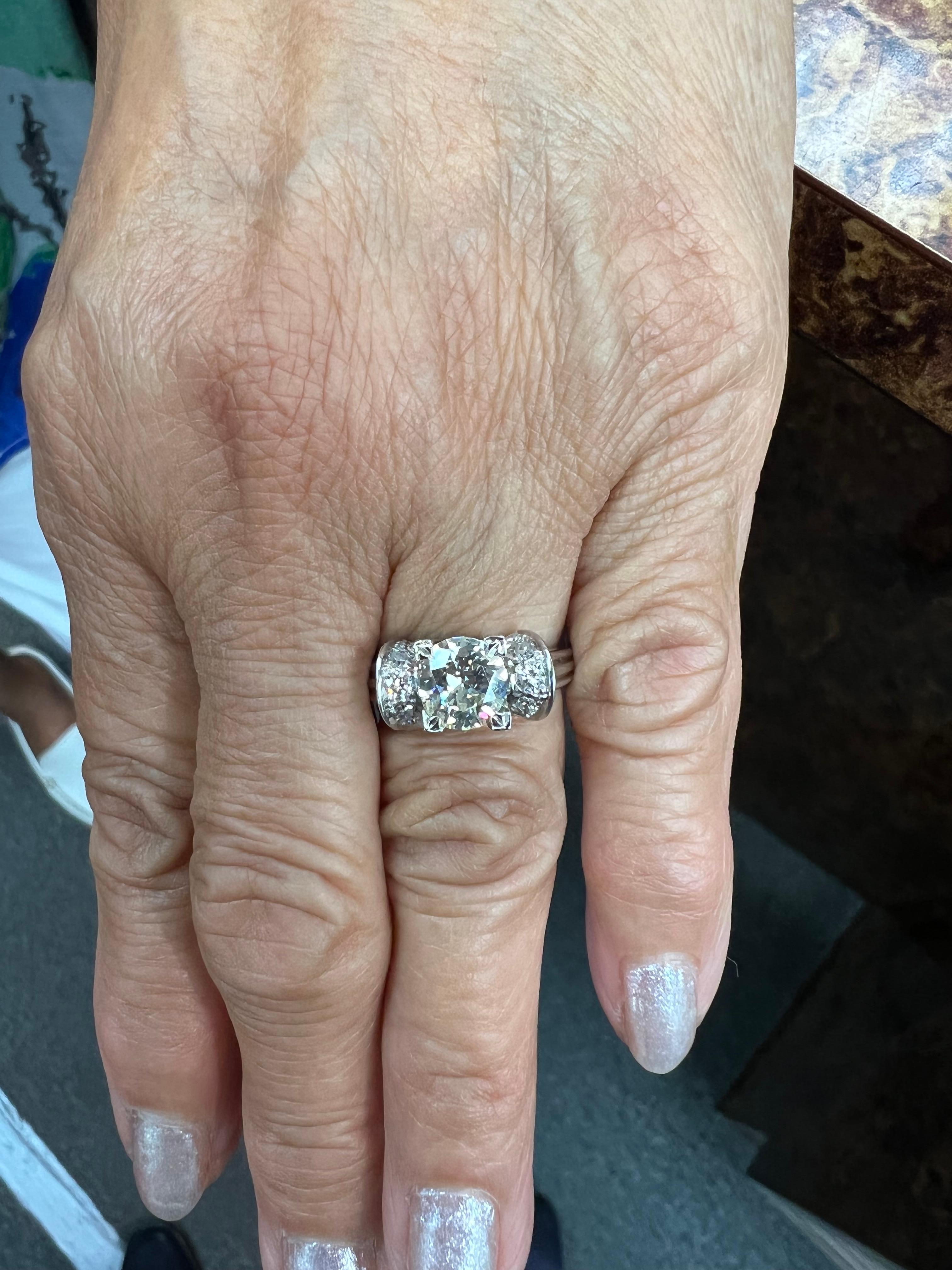 GIA Report Certified 1.24 Carat Diamond White Gold Retro Engagement Ring In Good Condition In Los Angeles, CA