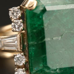 8 Carat Natural Emerald Diamond Engagement Ring Set in 18K Gold, Cocktail Ring