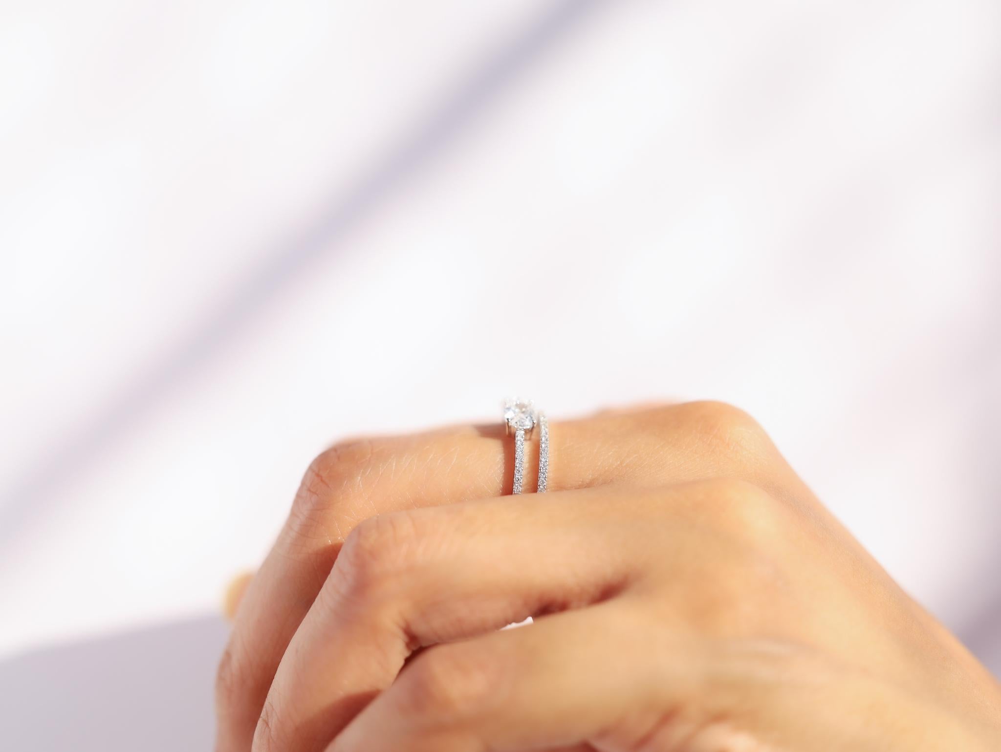 GIA Certified 1.4ct Oval-Cut Diamond Toi et Moi Engagement Ring in 18K WhiteGold For Sale 5