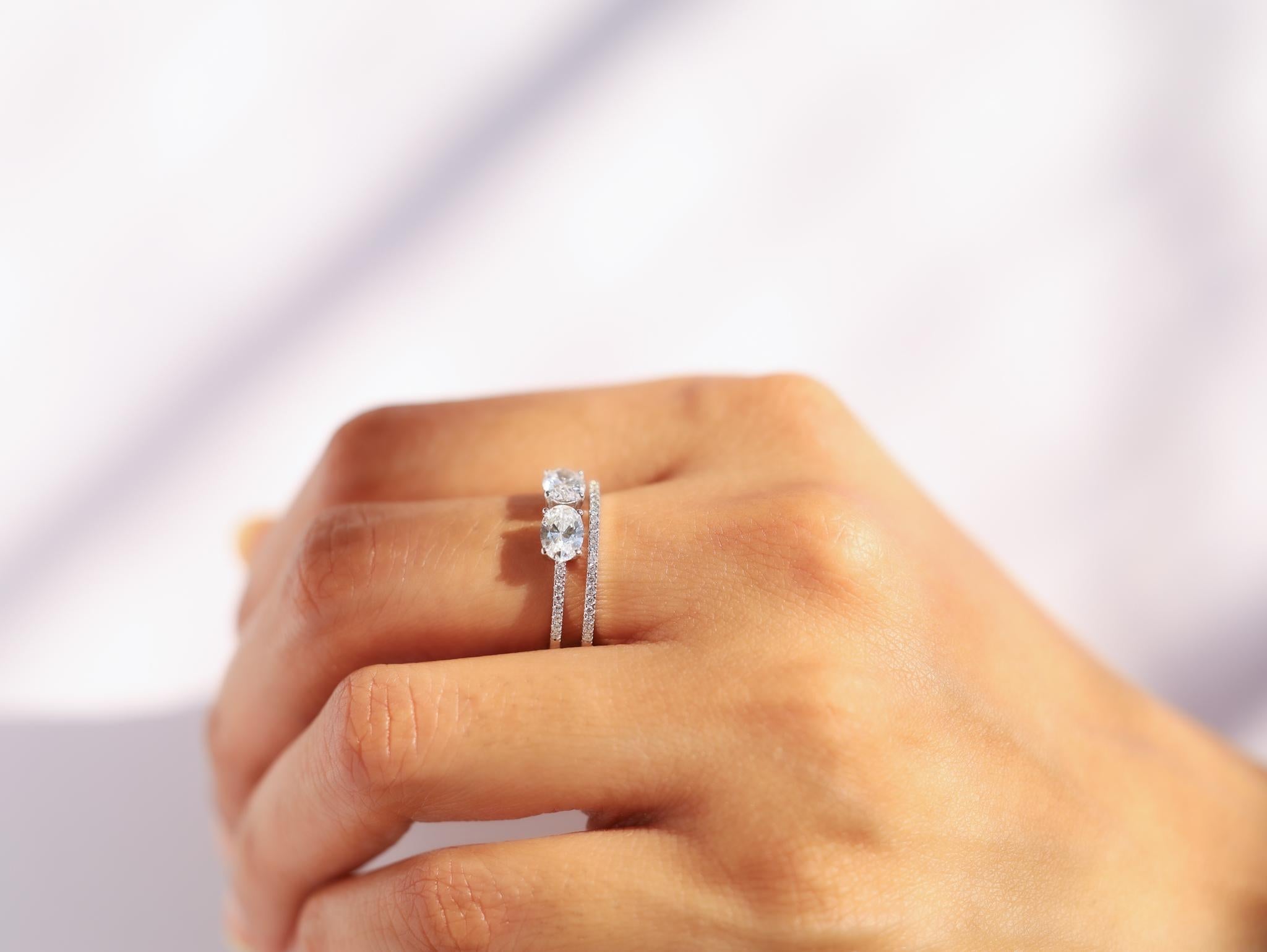 GIA Certified 1.4ct Oval-Cut Diamond Toi et Moi Engagement Ring in 18K WhiteGold For Sale 6