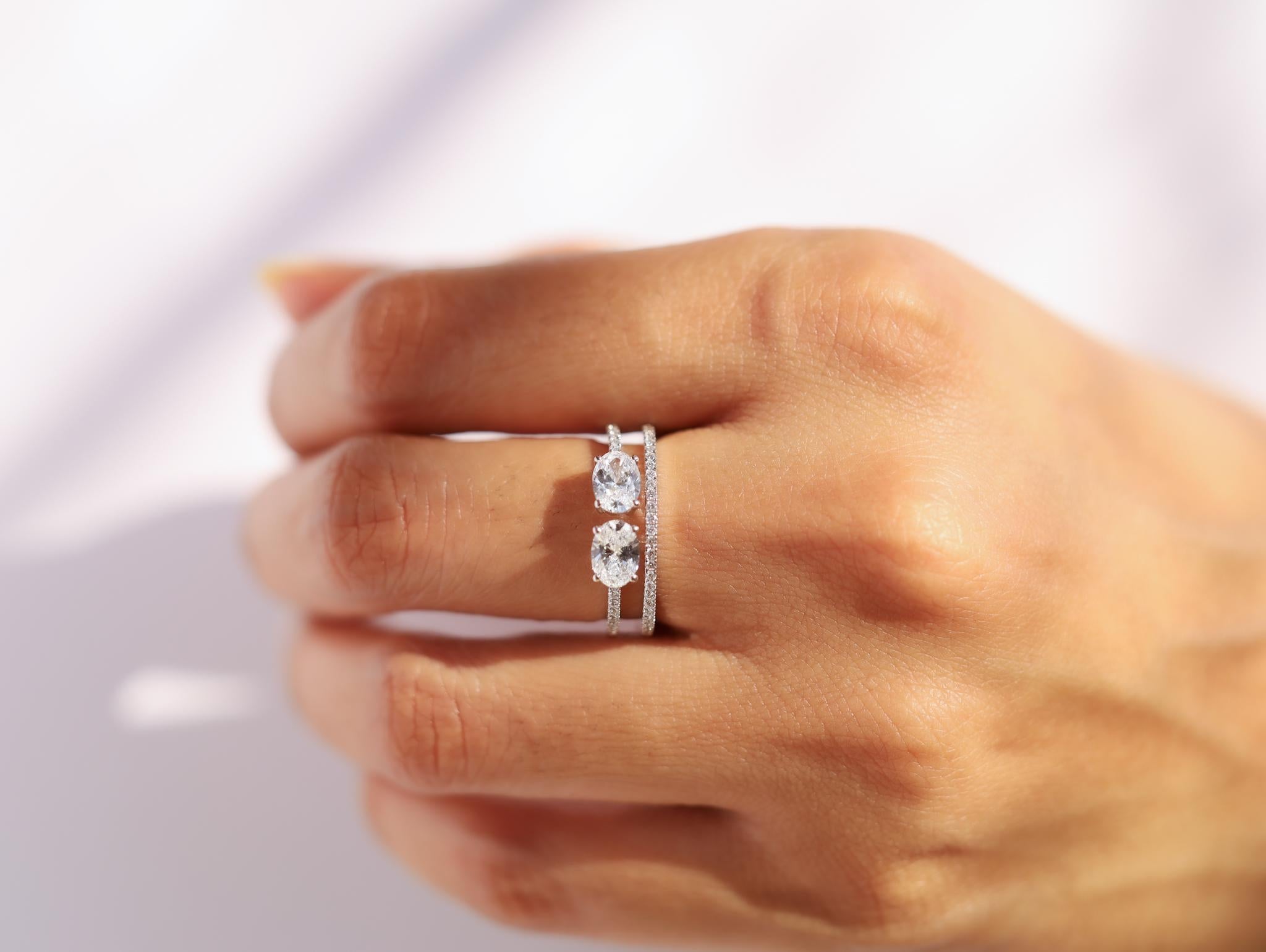 GIA Certified 1.4ct Oval-Cut Diamond Toi et Moi Engagement Ring in 18K WhiteGold For Sale 7