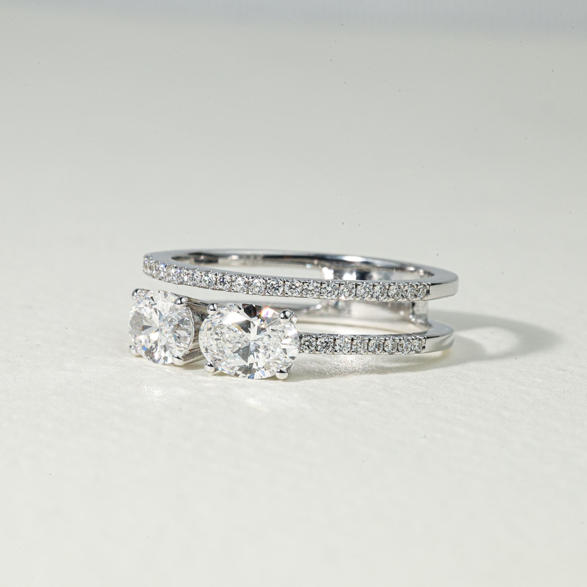 Art Deco GIA Certified 1.4ct Oval-Cut Diamond Toi et Moi Engagement Ring in 18K WhiteGold For Sale