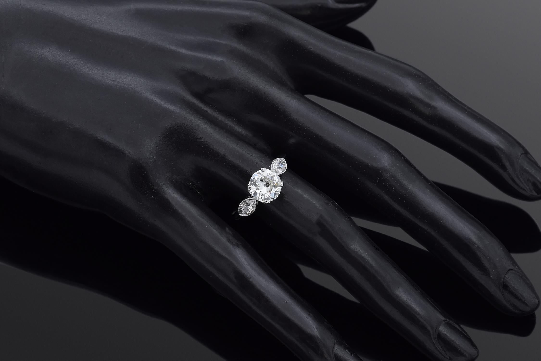 GIA Report Certified 1.58Ct Old Euro Cut Center Diamond Platinum Ring 1.92TCW en vente 1