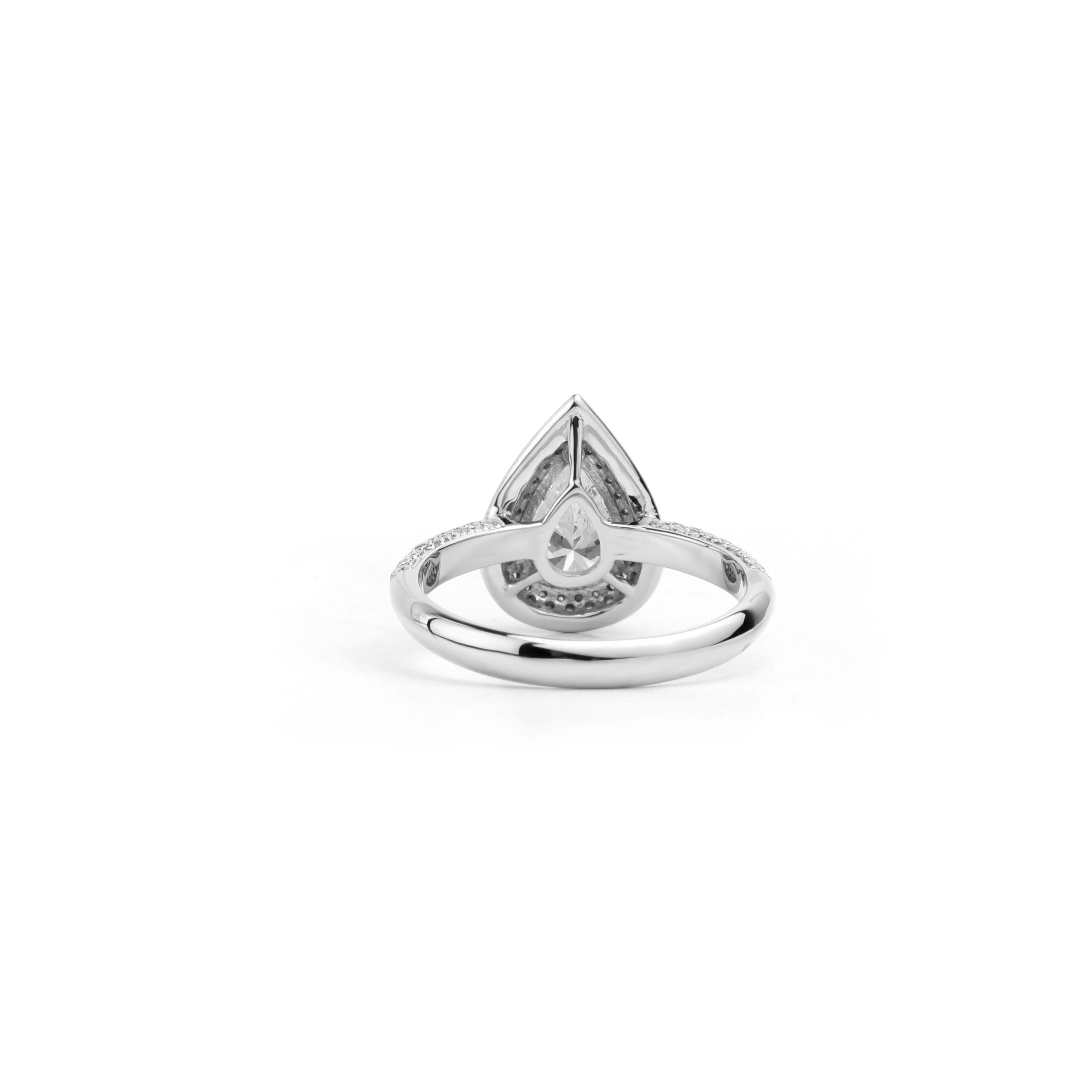 GIA Report Certified 1.75 Carat E VVS Pear Cut Diamond 18k Halo Engagement Ring In New Condition For Sale In Jaipur, RJ