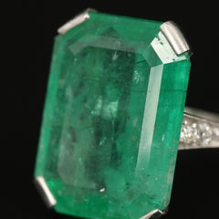 11 Carat Natural Emerald Diamond Engagement Ring Set in 18K Gold, Cocktail Ring