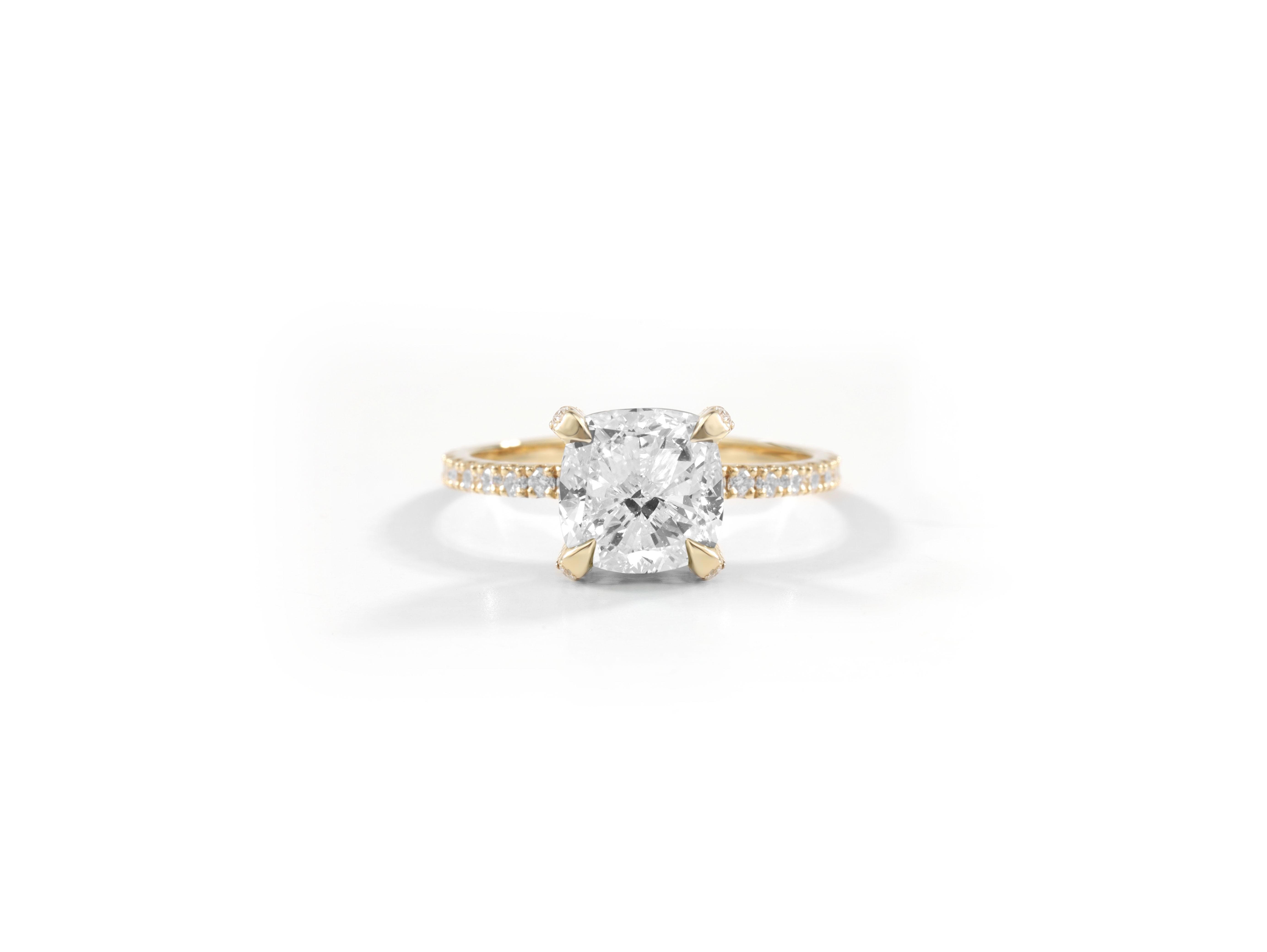Women's GIA Report Certified 2 Carat E VVS Cushion Cut Diamond Engagement Ring 18k For Sale