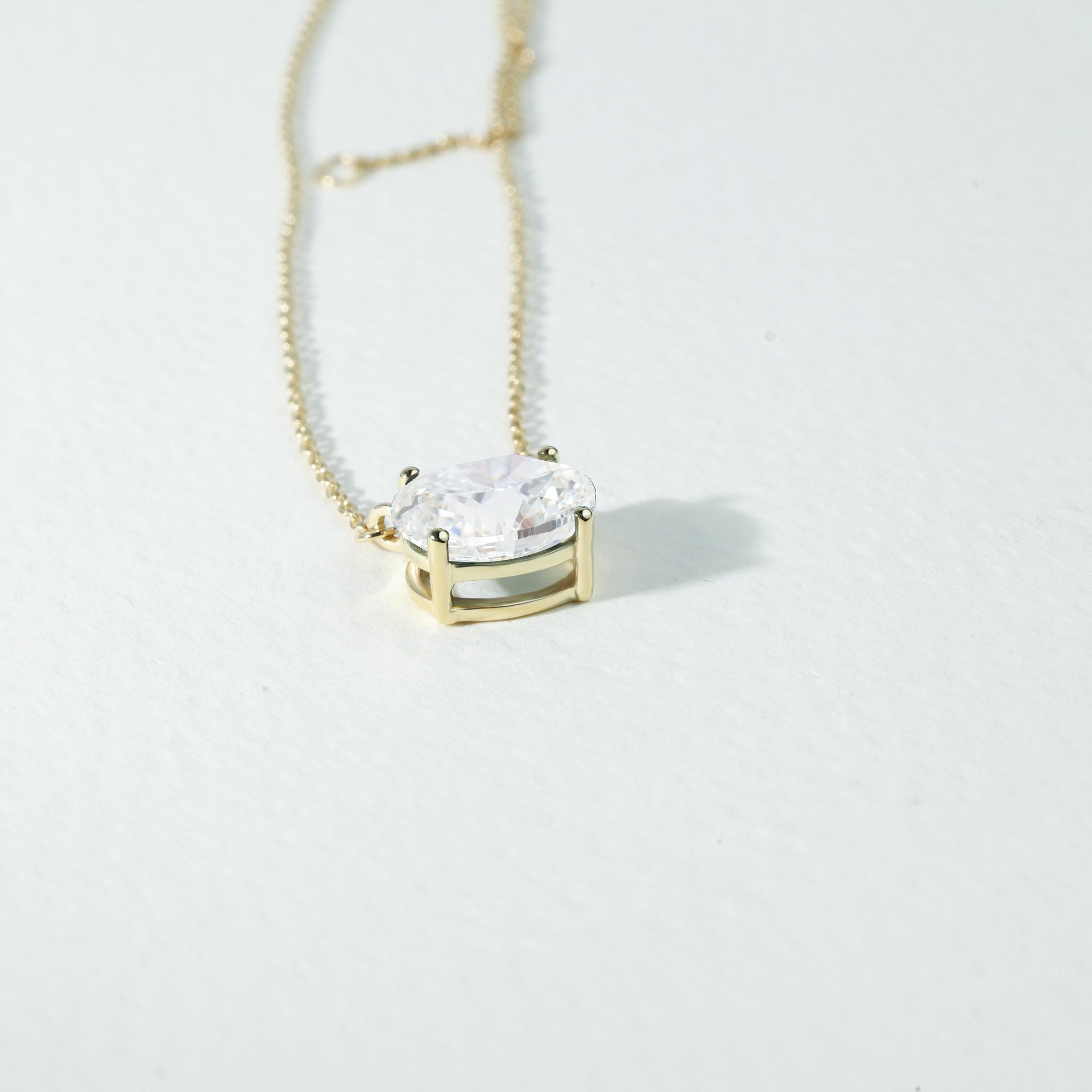 Oval Cut GIA Certified 2ct Natural Oval-Cut Diamond Solitaire Pendant in 18K Yellow Gold For Sale