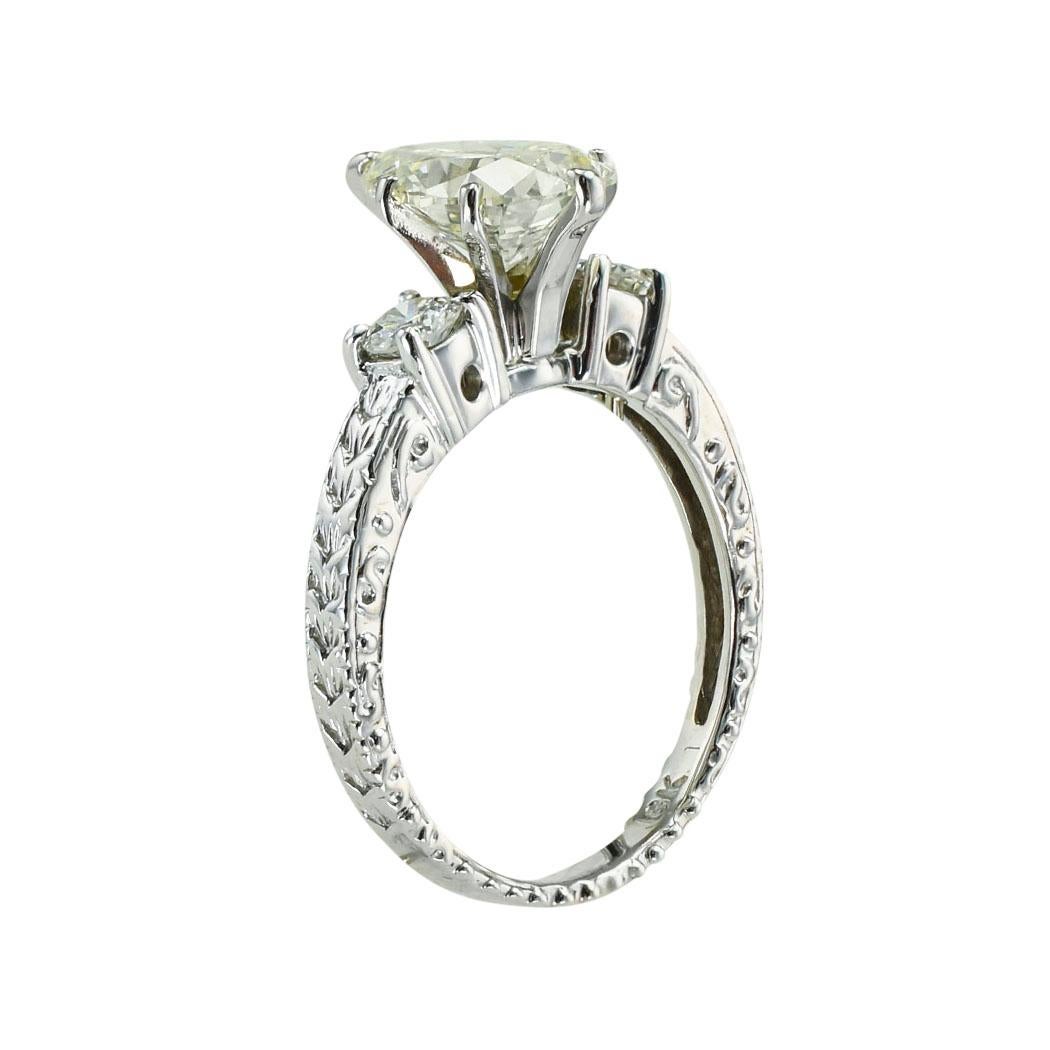 GIA-Bericht zertifizierter 2,20 Karat birnenförmiger Diamant-Verlobungsring im Zustand „Gut“ im Angebot in Los Angeles, CA