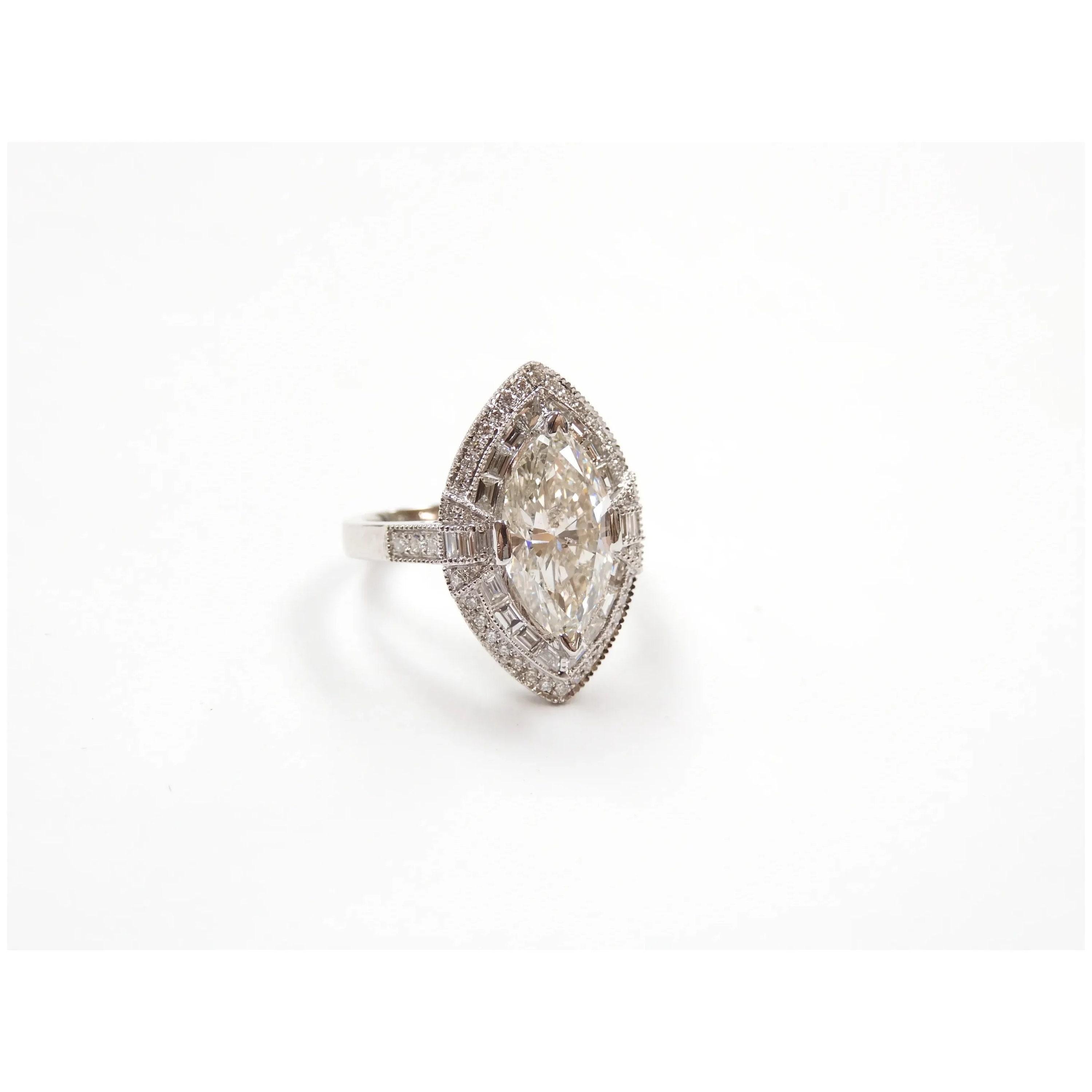 For Sale:  Art Deco 2.25 Carat Marquise Cut Natural Diamond Engagement Ring in 18K Gold 4