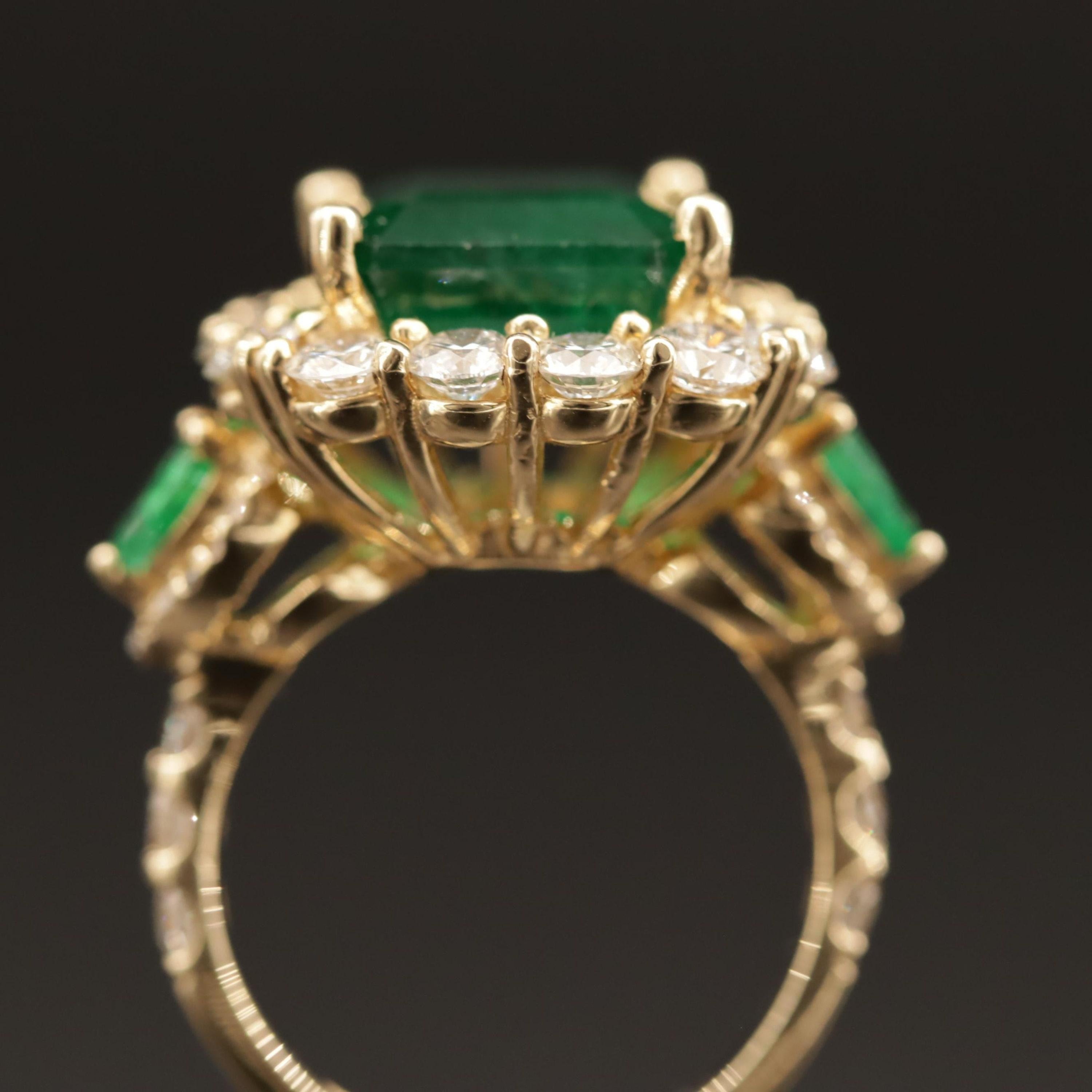 For Sale:  Art Deco 3 Carat Natural Emerald Diamond Cocktail Ring, 18K Gold Engagement Ring 5