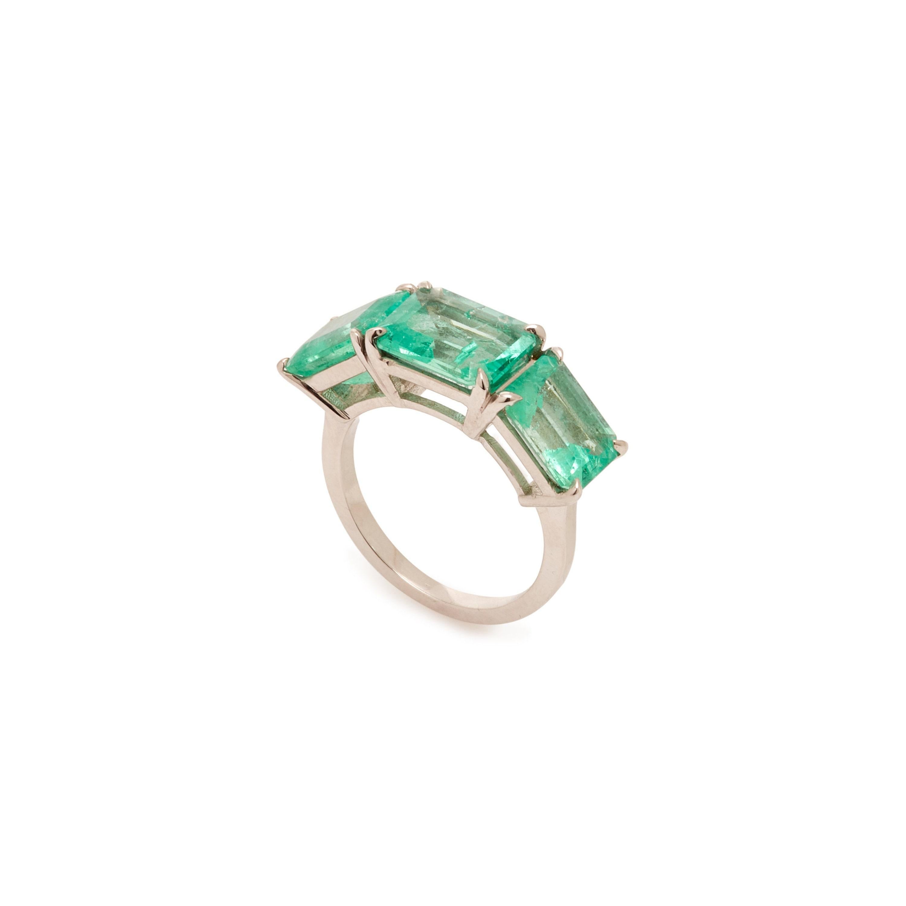 For Sale:  GIA Report Certified 3 Carat Emerald Yellow Gold Engagement Ring Cocktail Ring 2