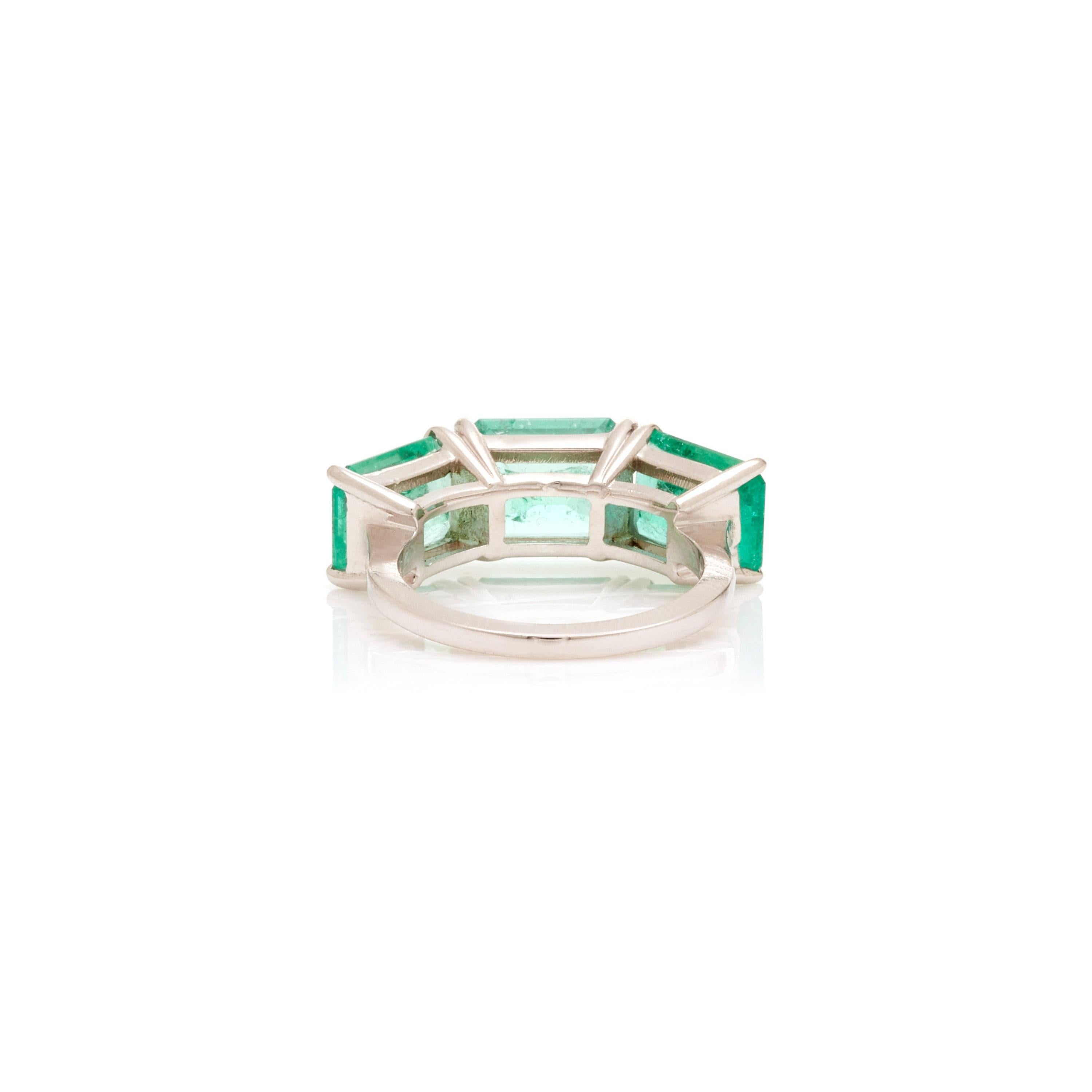 For Sale:  GIA Report Certified 3 Carat Emerald Yellow Gold Engagement Ring Cocktail Ring 4