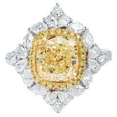 Informe GIA Certificado Anillo de compromiso de diamantes en cojín de 3 quilates de color amarillo claro fantasía