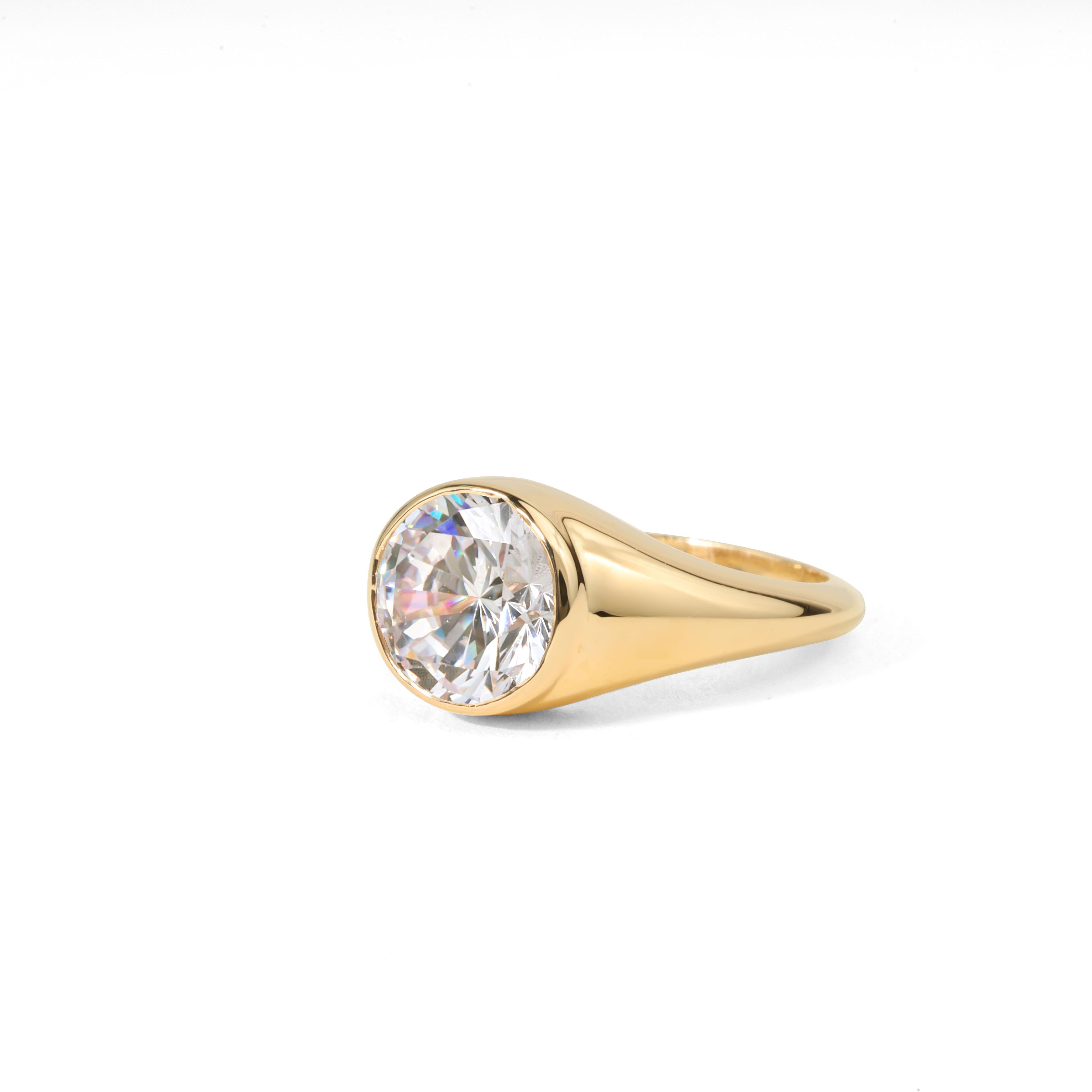 Art Deco GIA Certified 3ct Round-Cut Diamond Solitaire Signet Ring in 18K Yellow Gold For Sale
