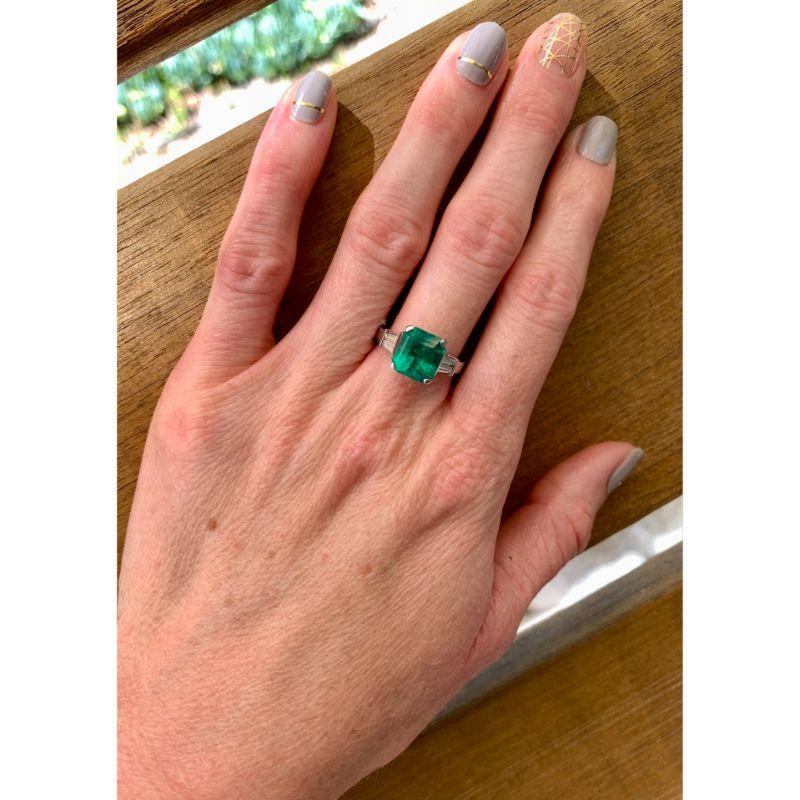 Gia Report Certified 3.20 Ct. Colombian Emerald and Diamond Platinum Ring For Sale 4