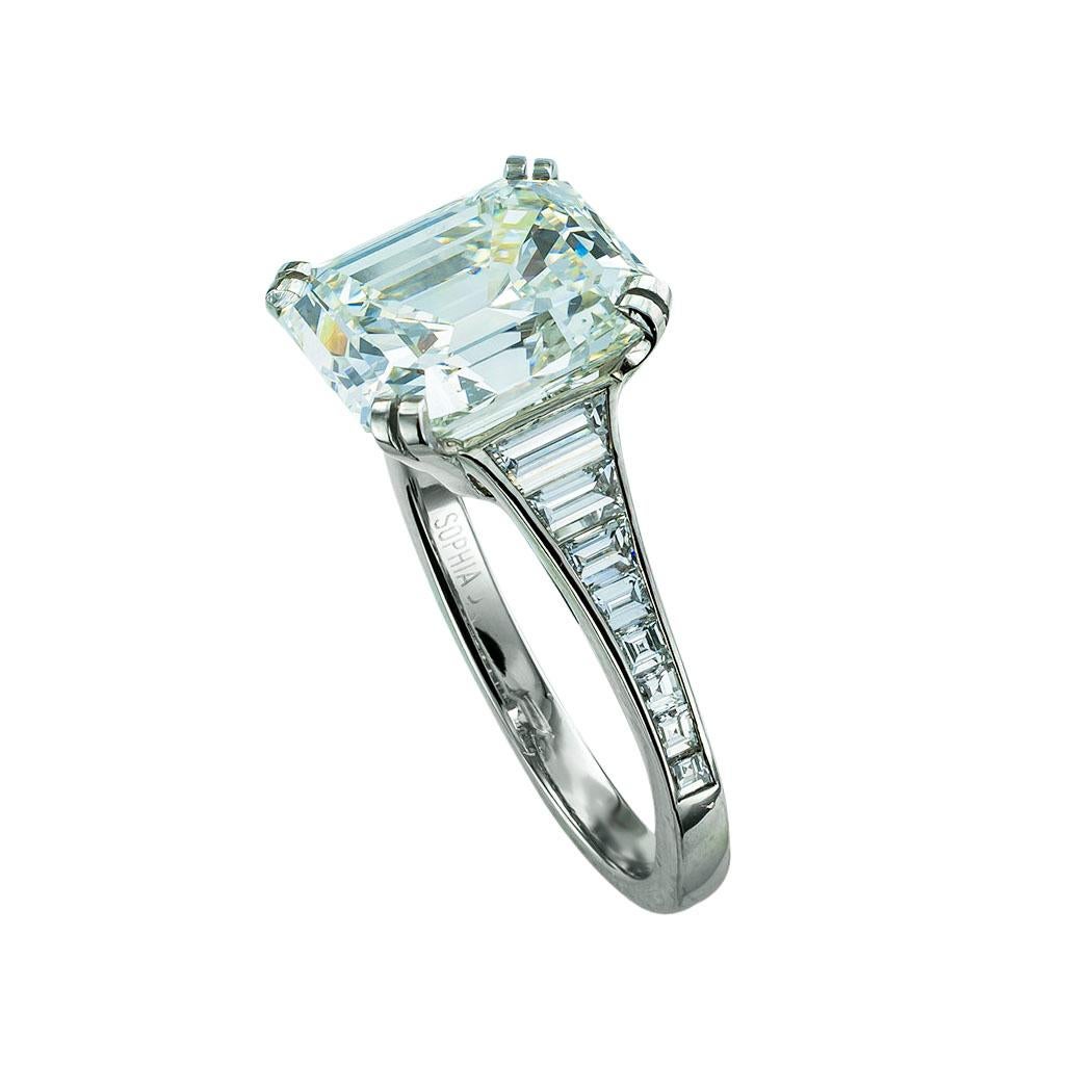 Modern GIA Report Certified 4.09 Emerald Cut Diamond Platinum Engagement Ring For Sale