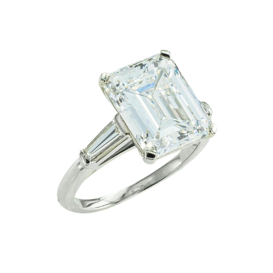 Modern GIA Report Certified 5.31 Carat E VVS1 Emerald Cut Diamond Engagement Ring For Sale
