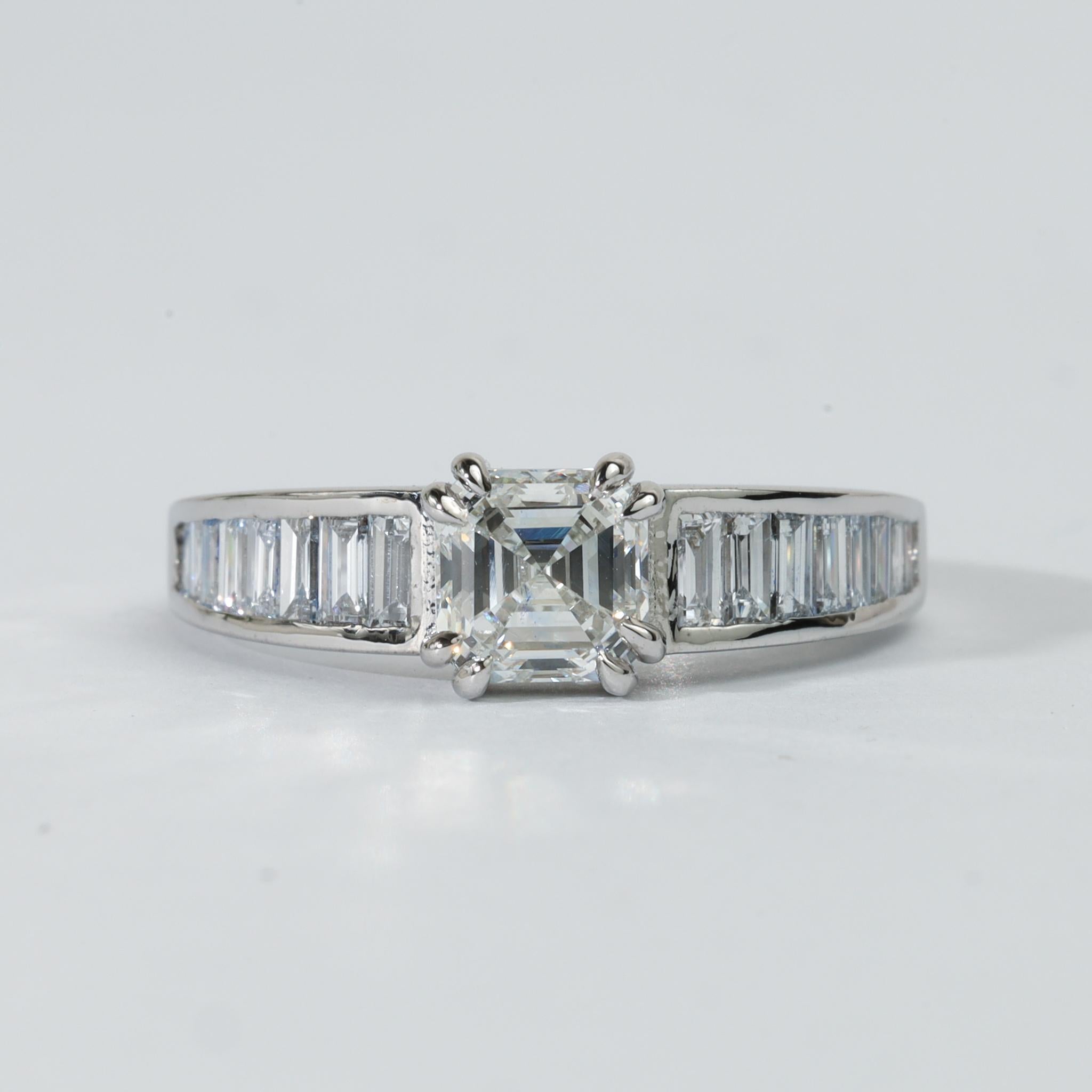 Art Deco GIA Report Certified Asscher Cut E VVS, 1 carat Diamond Ring 18k White Gold For Sale
