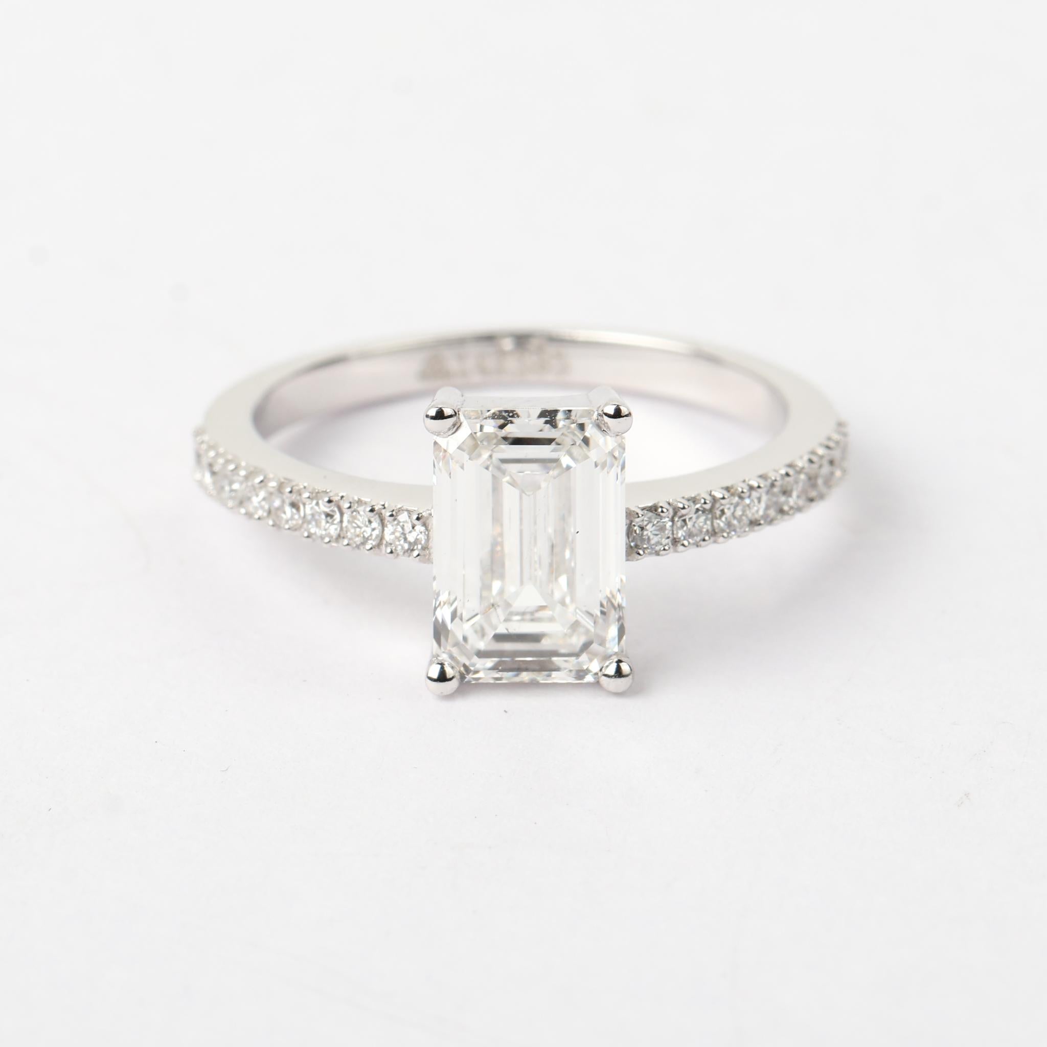 2 Carat Emerald Cut Diamond Solitaire Ring in Platinum, GIA Certified, Art Deco For Sale 3
