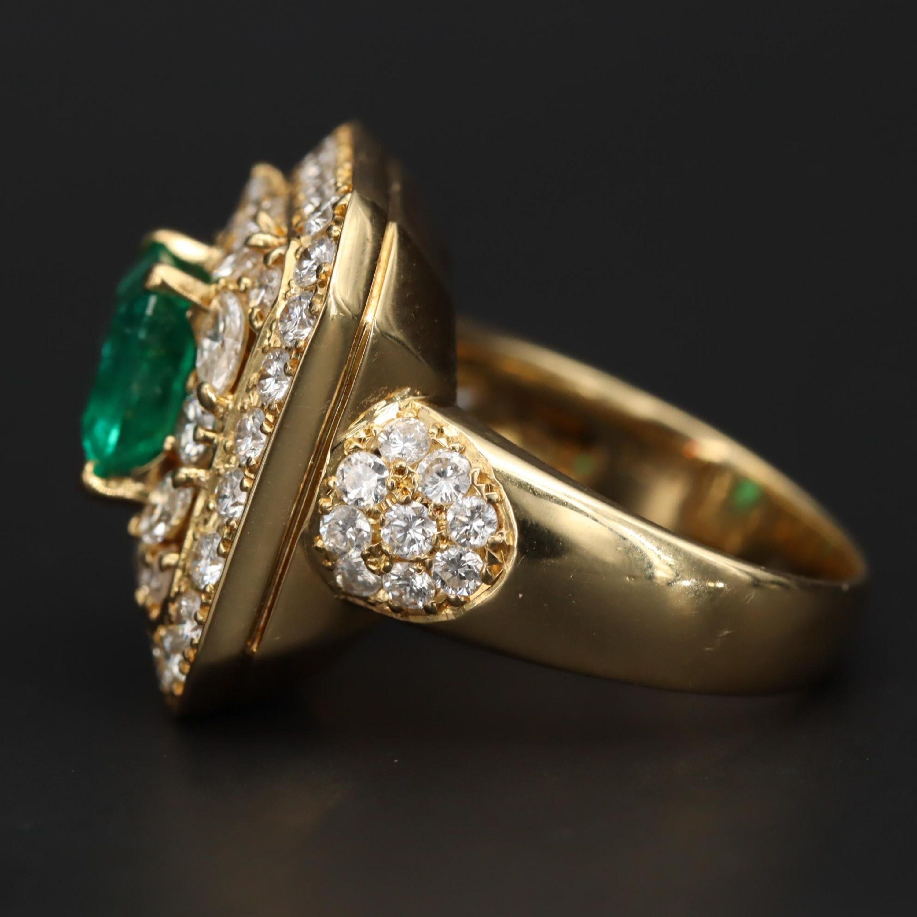 For Sale:  1.15 Carat Emerald & Diamond Yellow Gold Engagement Ring Cluster Ring, Cocktail  3