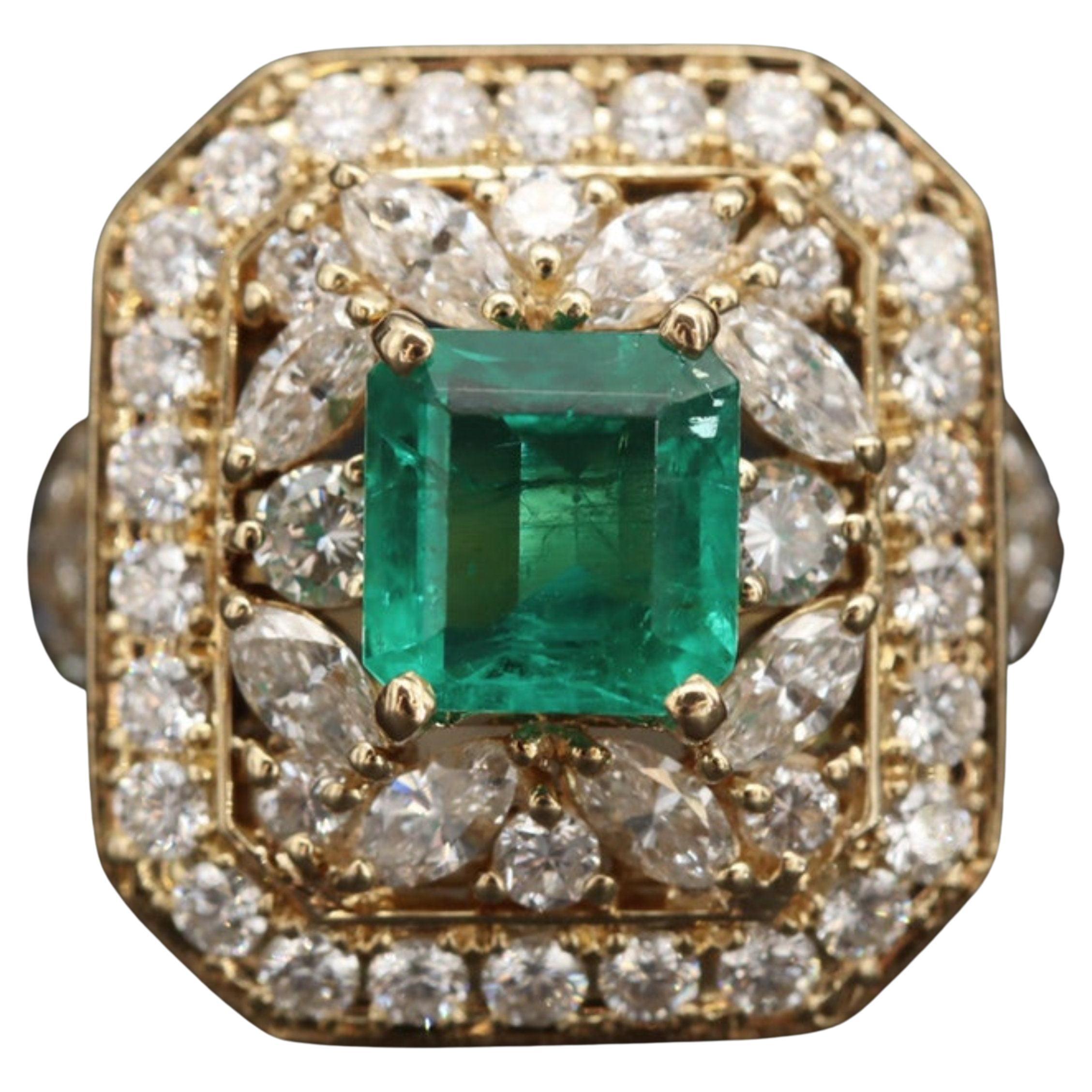 1.15 Carat Emerald & Diamond Yellow Gold Engagement Ring Cluster Ring, Cocktail 